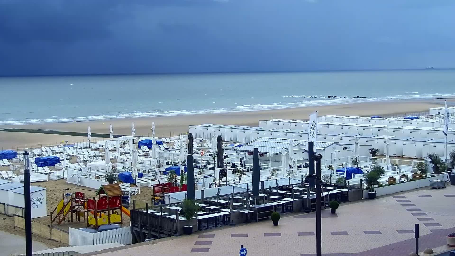 Knokke-Heist, Knokke Strand Beach Live Cam - Bruges, West Flanders (Flandre-Occidentale), Flemish (Flamande), Belgium