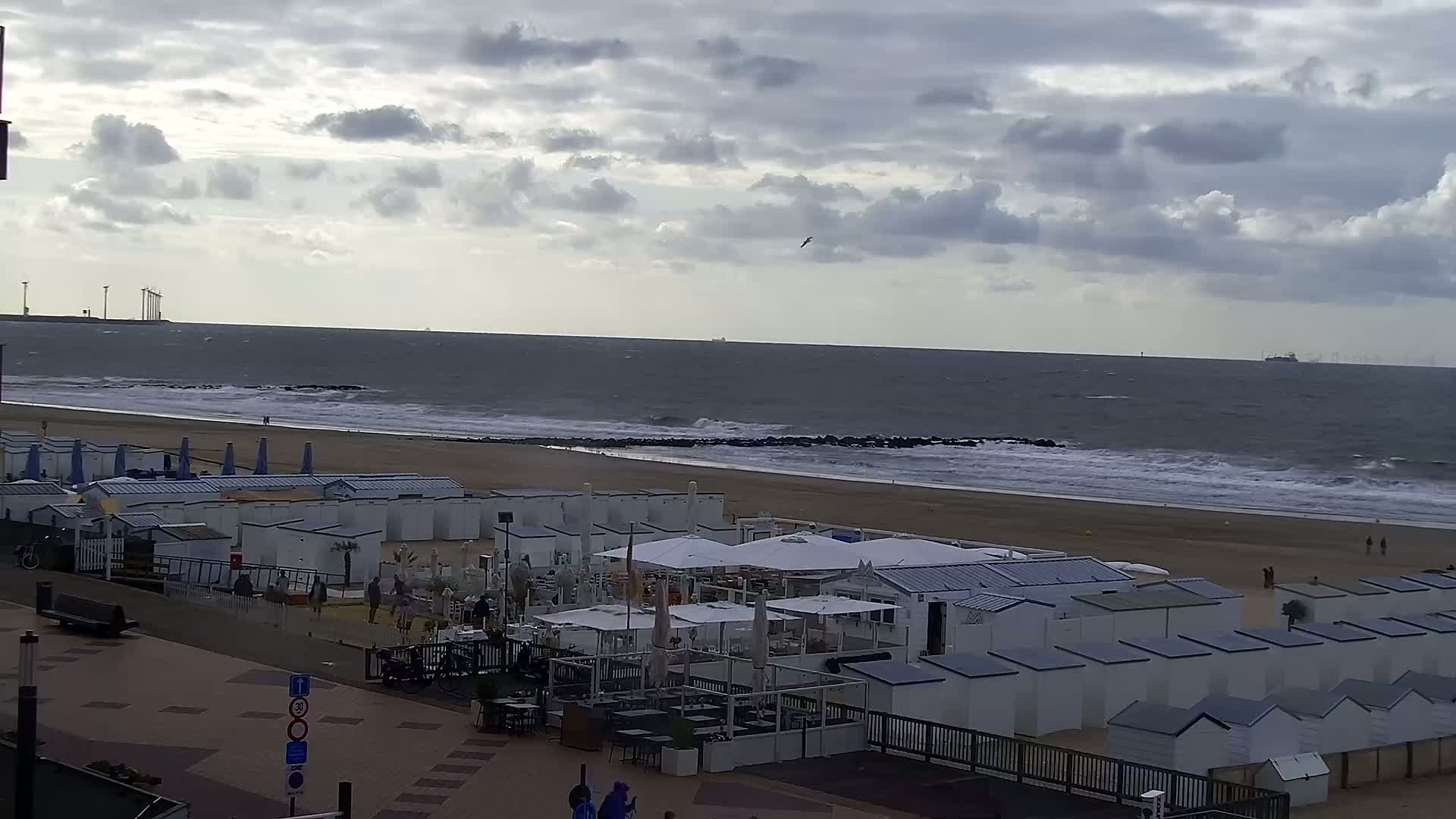 Knokke-Heist, Knokke Strand Beach Live Cam - Bruges, West Flanders (Flandre-Occidentale), Flemish (Flamande), Belgium