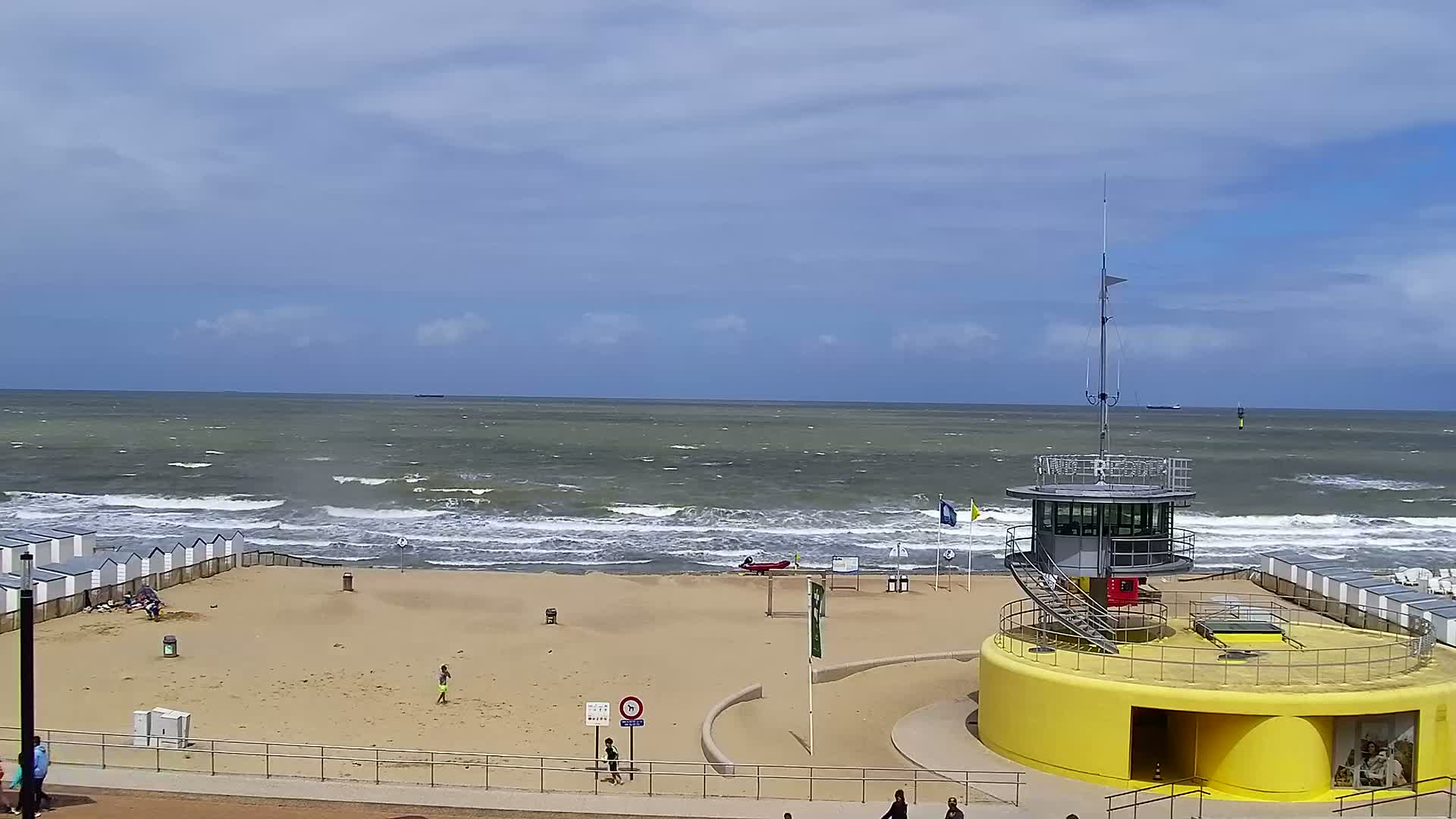 Knokke-Heist, Knokke Strand Beach Live Cam - Bruges, West Flanders (Flandre-Occidentale), Flemish (Flamande), Belgium