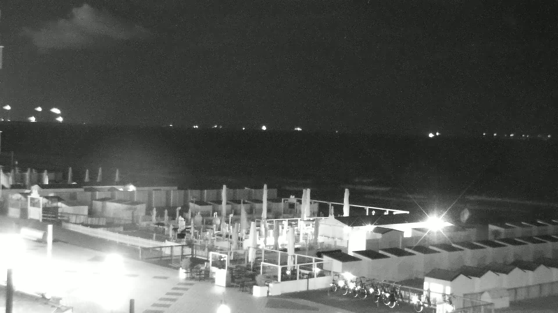 Knokke-Heist, Knokke Strand Beach Live Cam - Bruges, West Flanders (Flandre-Occidentale), Flemish (Flamande), Belgium