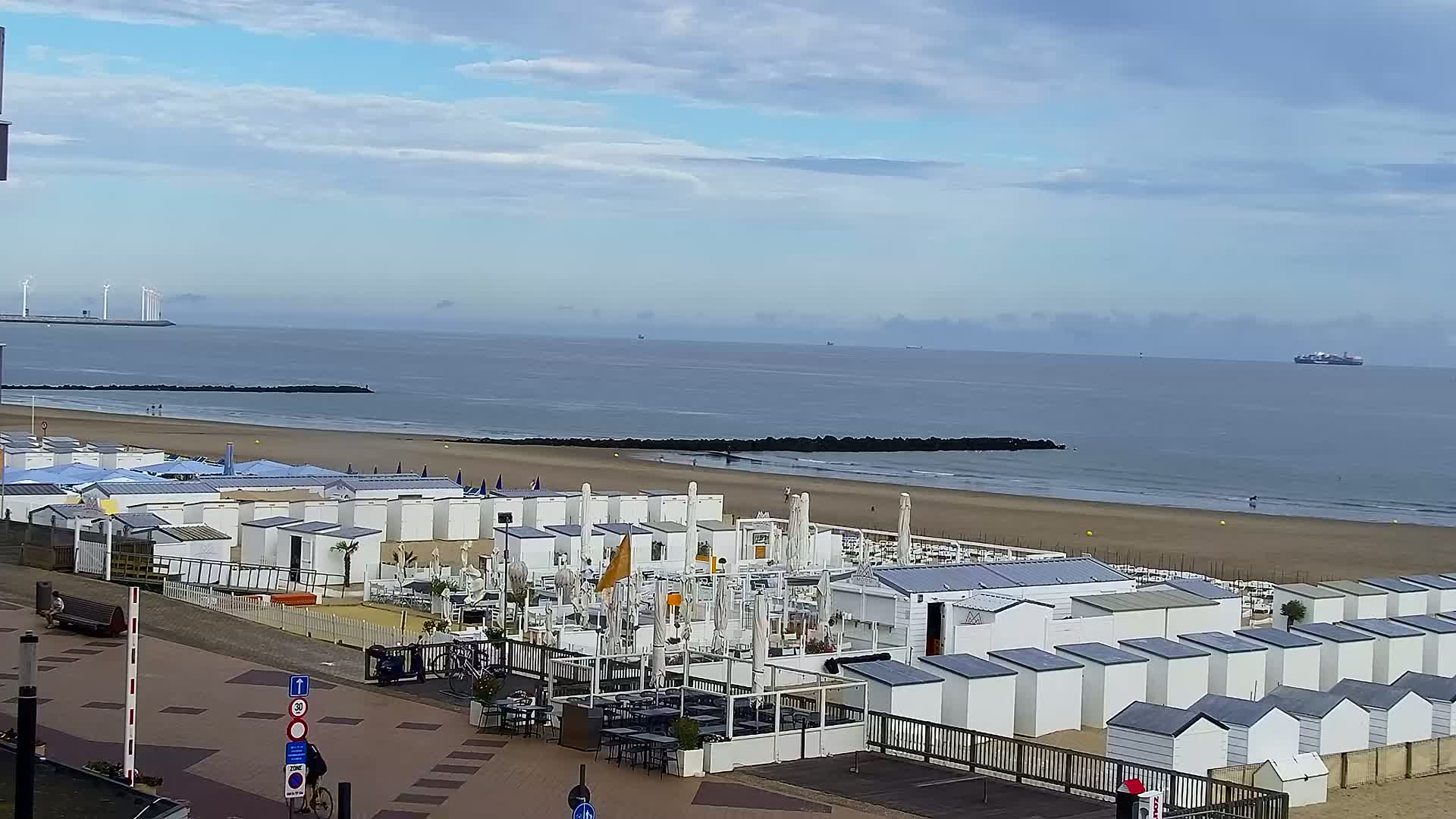 Knokke-Heist, Knokke Strand Beach Live Cam - Bruges, West Flanders (Flandre-Occidentale), Flemish (Flamande), Belgium