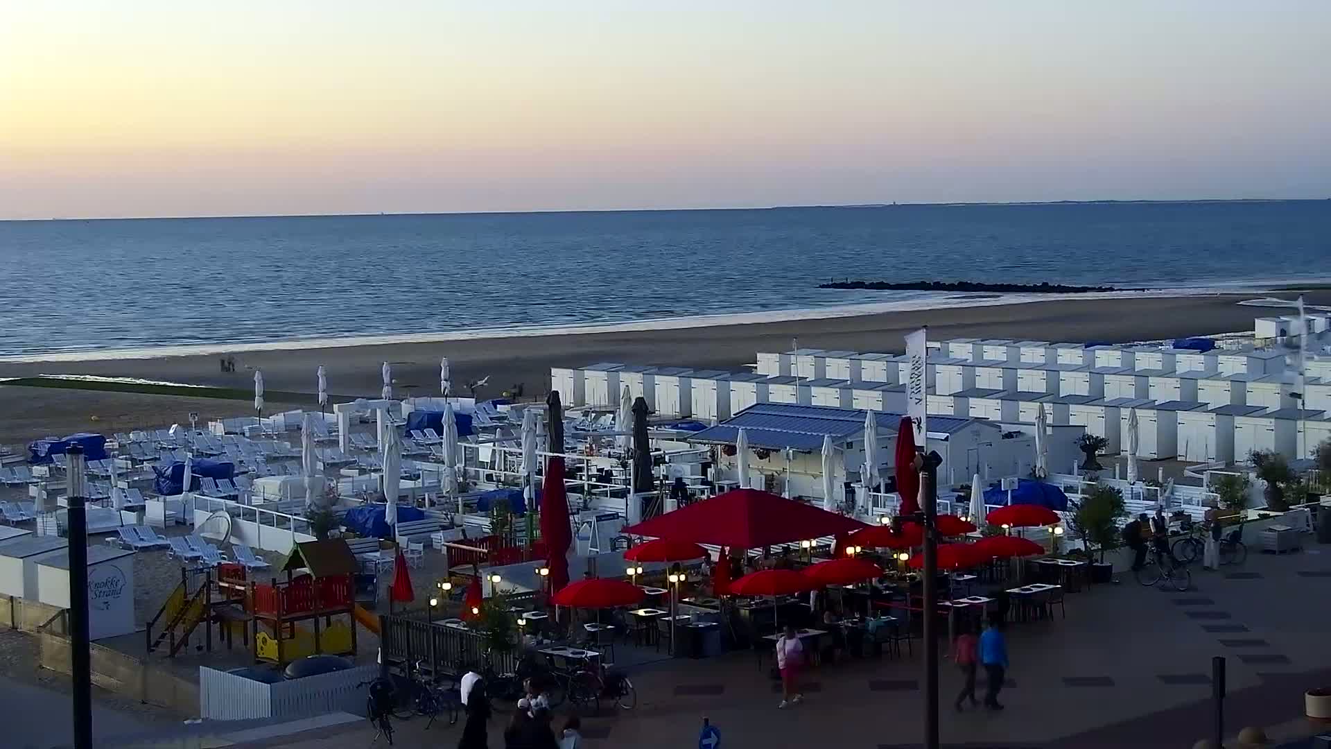 Knokke-Heist, Knokke Strand Beach Live Cam - Bruges, West Flanders (Flandre-Occidentale), Flemish (Flamande), Belgium