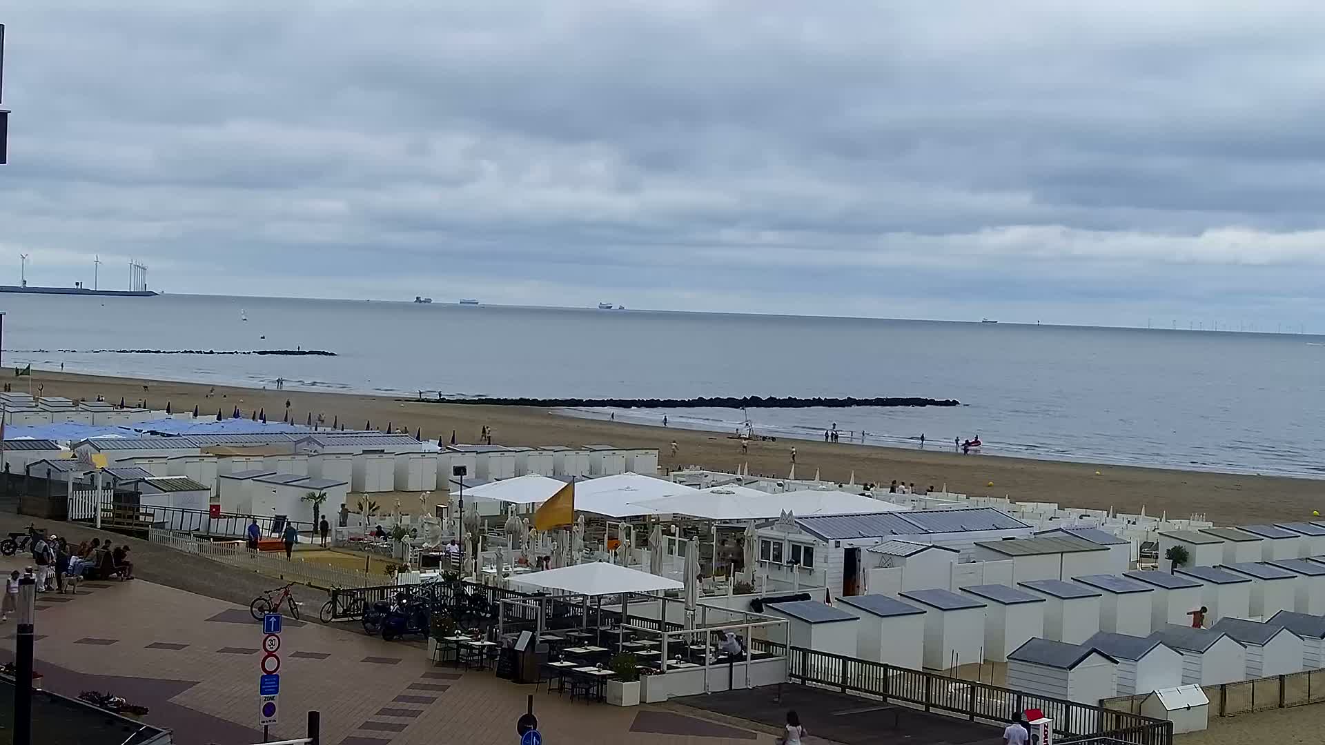 Knokke-Heist, Knokke Strand Beach Live Cam - Bruges, West Flanders (Flandre-Occidentale), Flemish (Flamande), Belgium