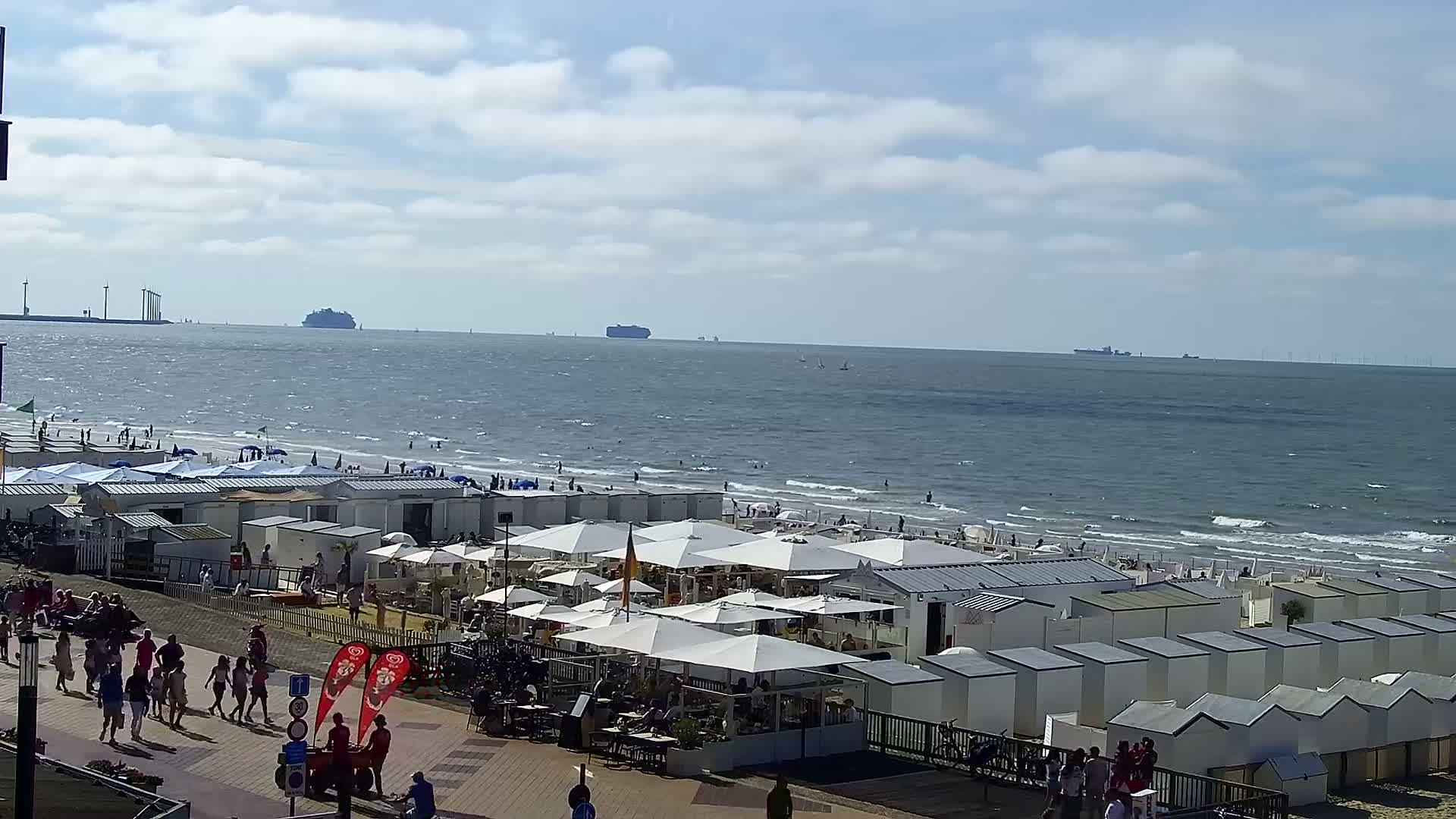Knokke-Heist, Knokke Strand Beach Live Cam - Bruges, West Flanders (Flandre-Occidentale), Flemish (Flamande), Belgium
