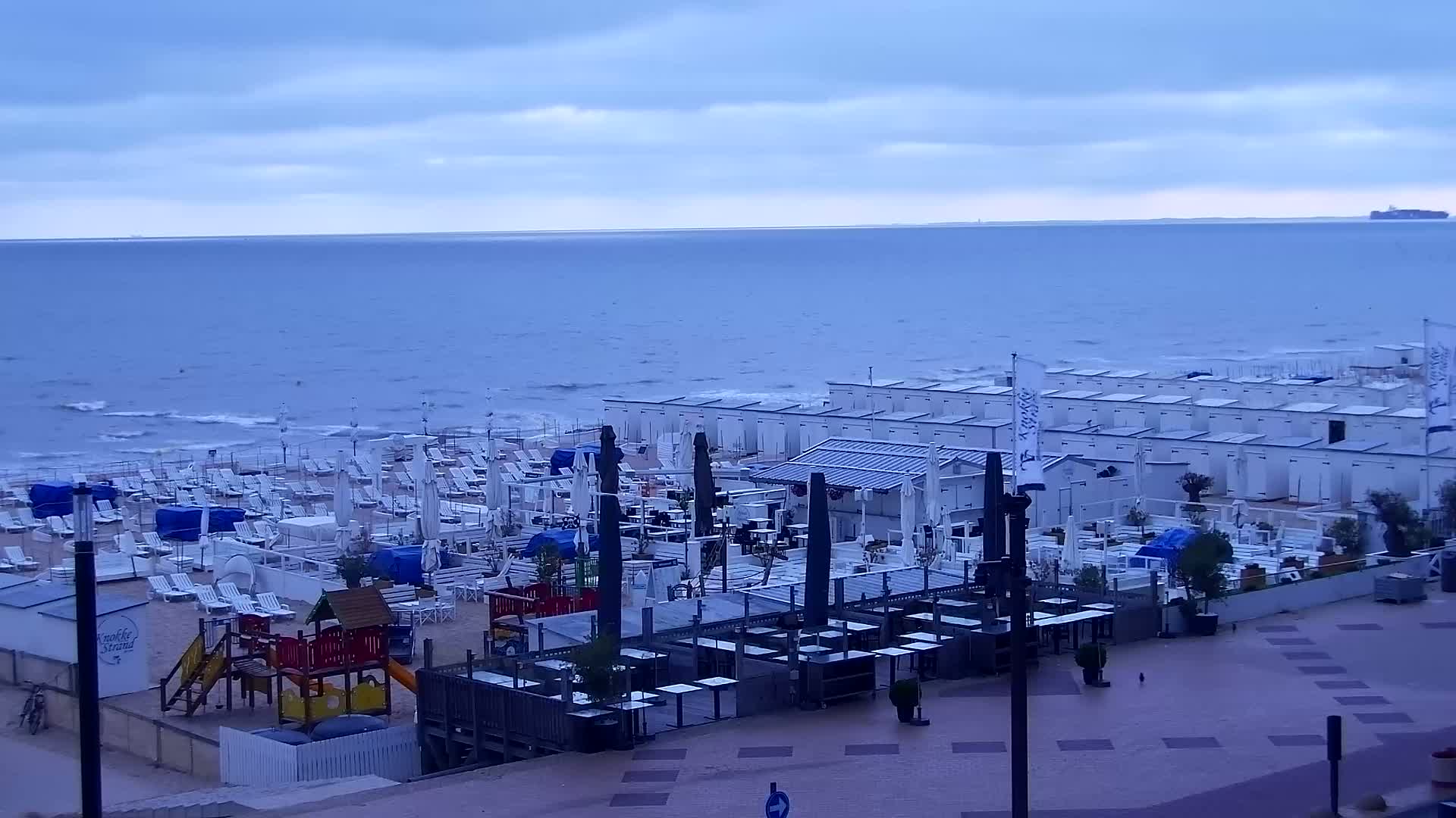 Knokke-Heist, Knokke Strand Beach Live Cam - Bruges, West Flanders (Flandre-Occidentale), Flemish (Flamande), Belgium