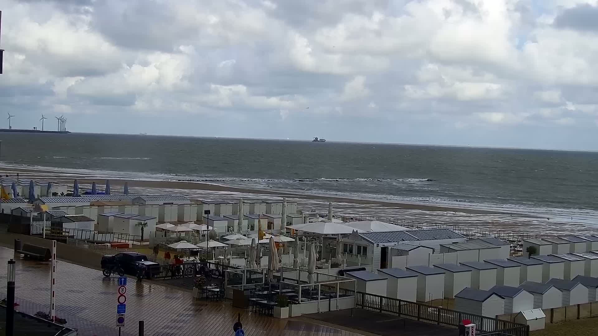 Knokke-Heist, Knokke Strand Beach Live Cam - Bruges, West Flanders (Flandre-Occidentale), Flemish (Flamande), Belgium