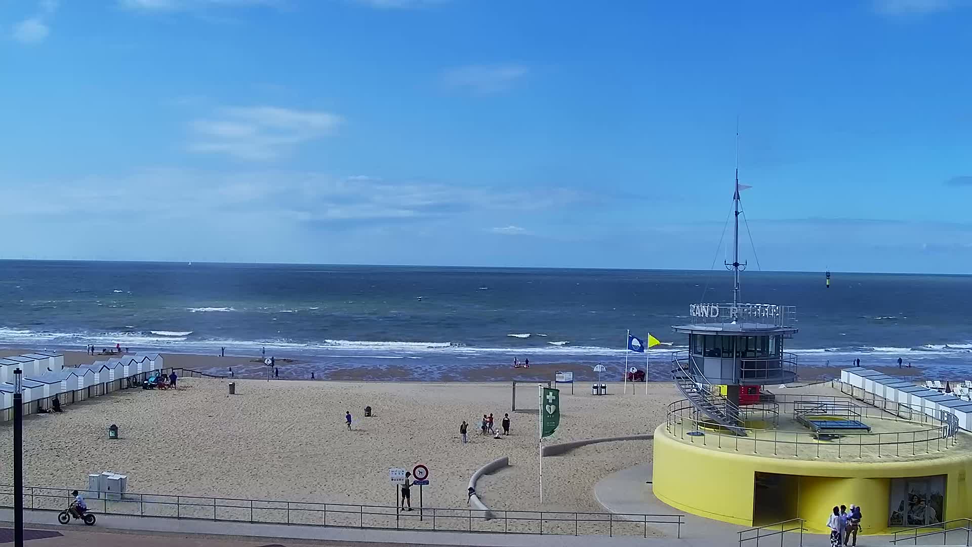 Knokke-Heist, Knokke Strand Beach Live Cam - Bruges, West Flanders (Flandre-Occidentale), Flemish (Flamande), Belgium