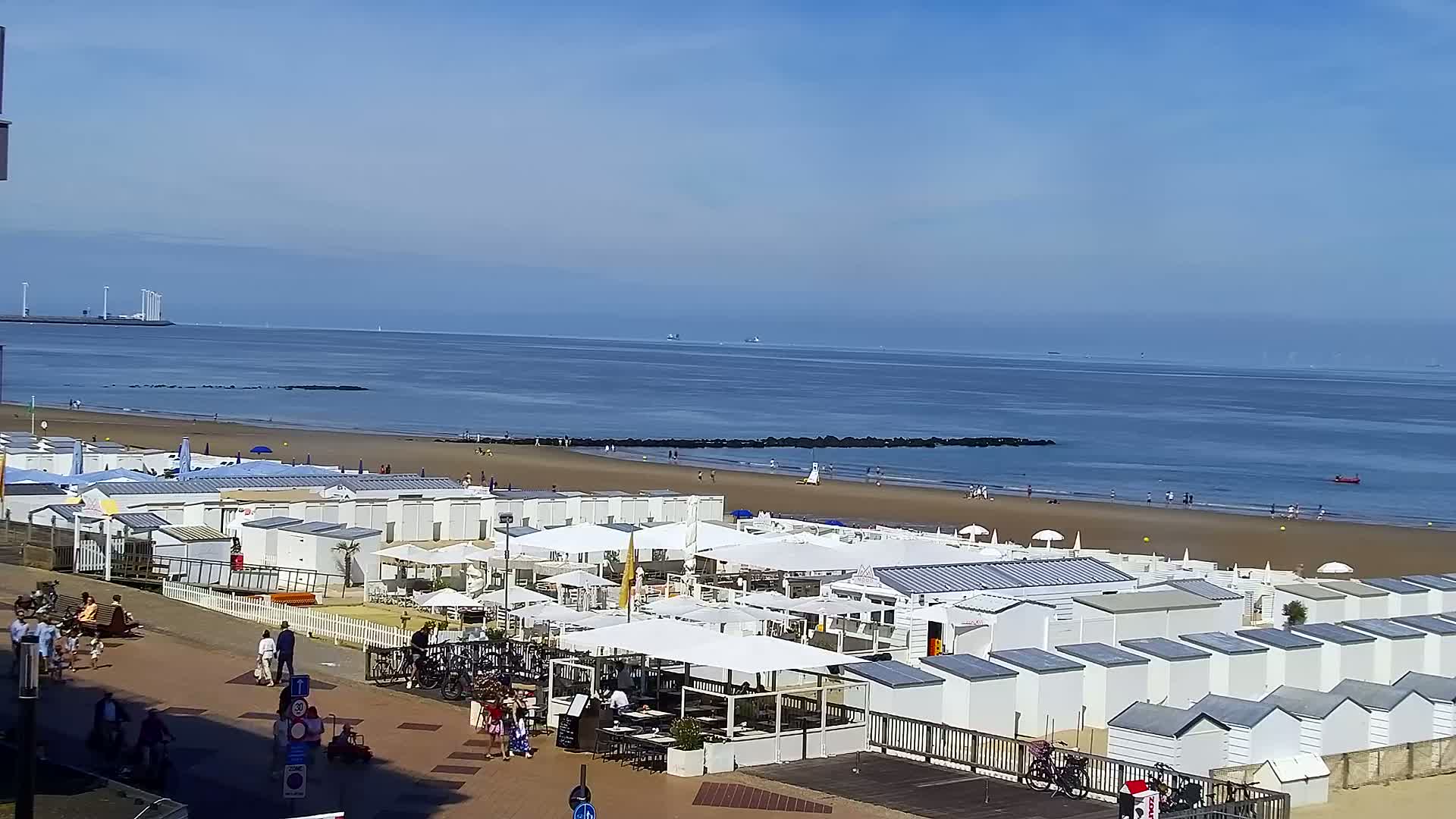Knokke-Heist, Knokke Strand Beach Live Cam - Bruges, West Flanders (Flandre-Occidentale), Flemish (Flamande), Belgium