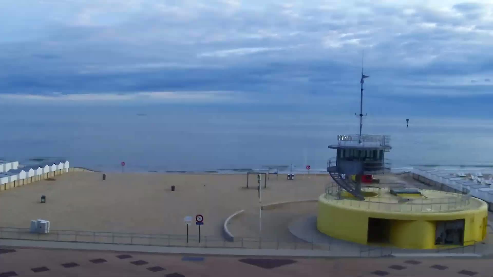 Knokke-Heist, Knokke Strand Beach Live Cam - Bruges, West Flanders (Flandre-Occidentale), Flemish (Flamande), Belgium