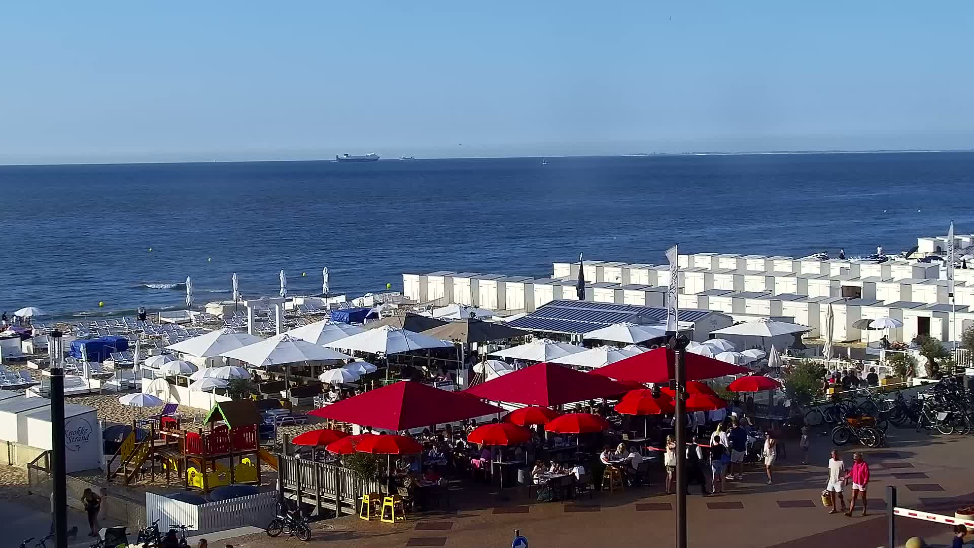 Knokke-Heist, Knokke Strand Beach Live Cam - Bruges, West Flanders (Flandre-Occidentale), Flemish (Flamande), Belgium