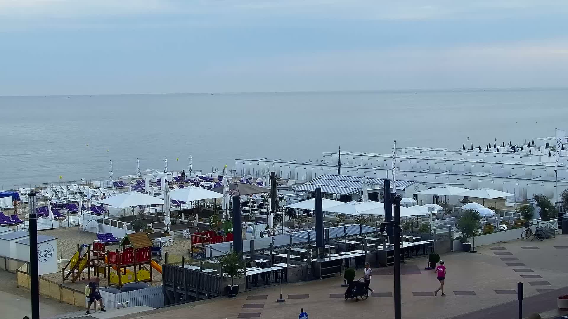 Knokke-Heist, Knokke Strand Beach Live Cam - Bruges, West Flanders (Flandre-Occidentale), Flemish (Flamande), Belgium