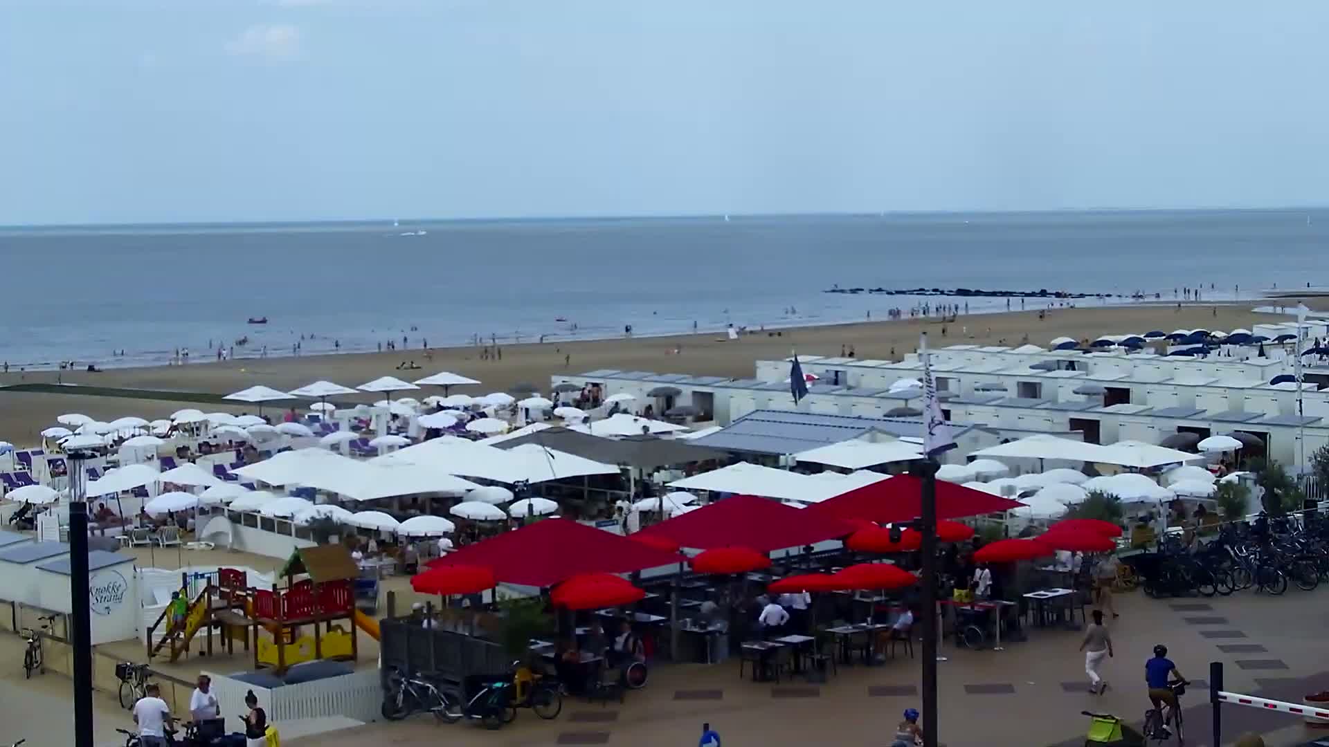 Knokke-Heist, Knokke Strand Beach Live Cam - Bruges, West Flanders (Flandre-Occidentale), Flemish (Flamande), Belgium