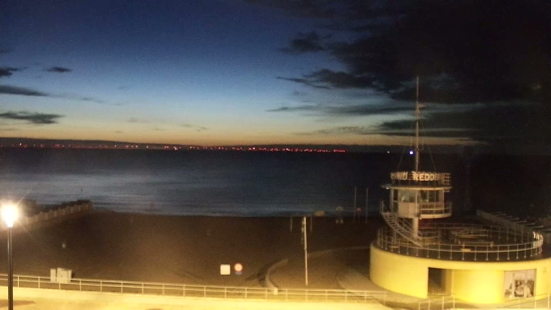 Knokke-Heist, Knokke Strand Beach Live Cam - Bruges, West Flanders (Flandre-Occidentale), Flemish (Flamande), Belgium