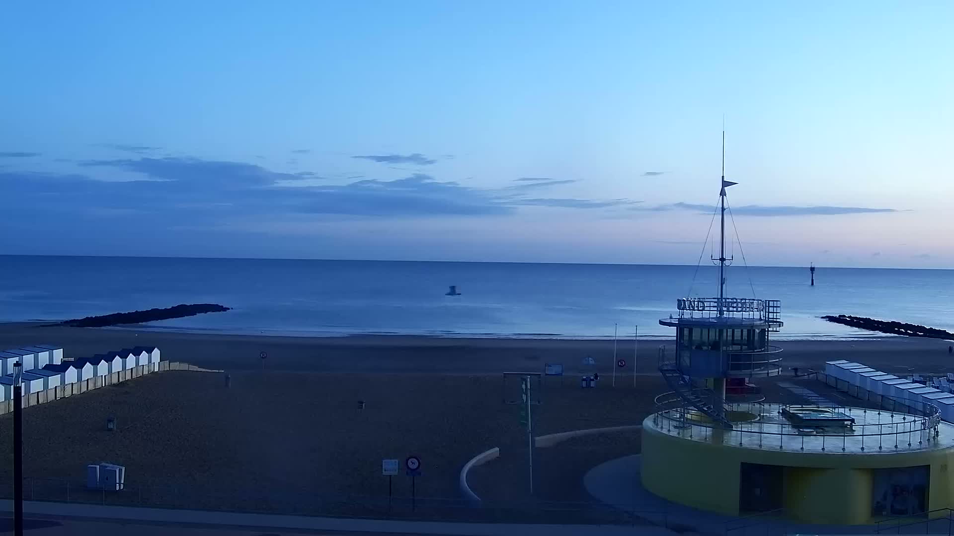 Knokke-Heist, Knokke Strand Beach Live Cam - Bruges, West Flanders (Flandre-Occidentale), Flemish (Flamande), Belgium