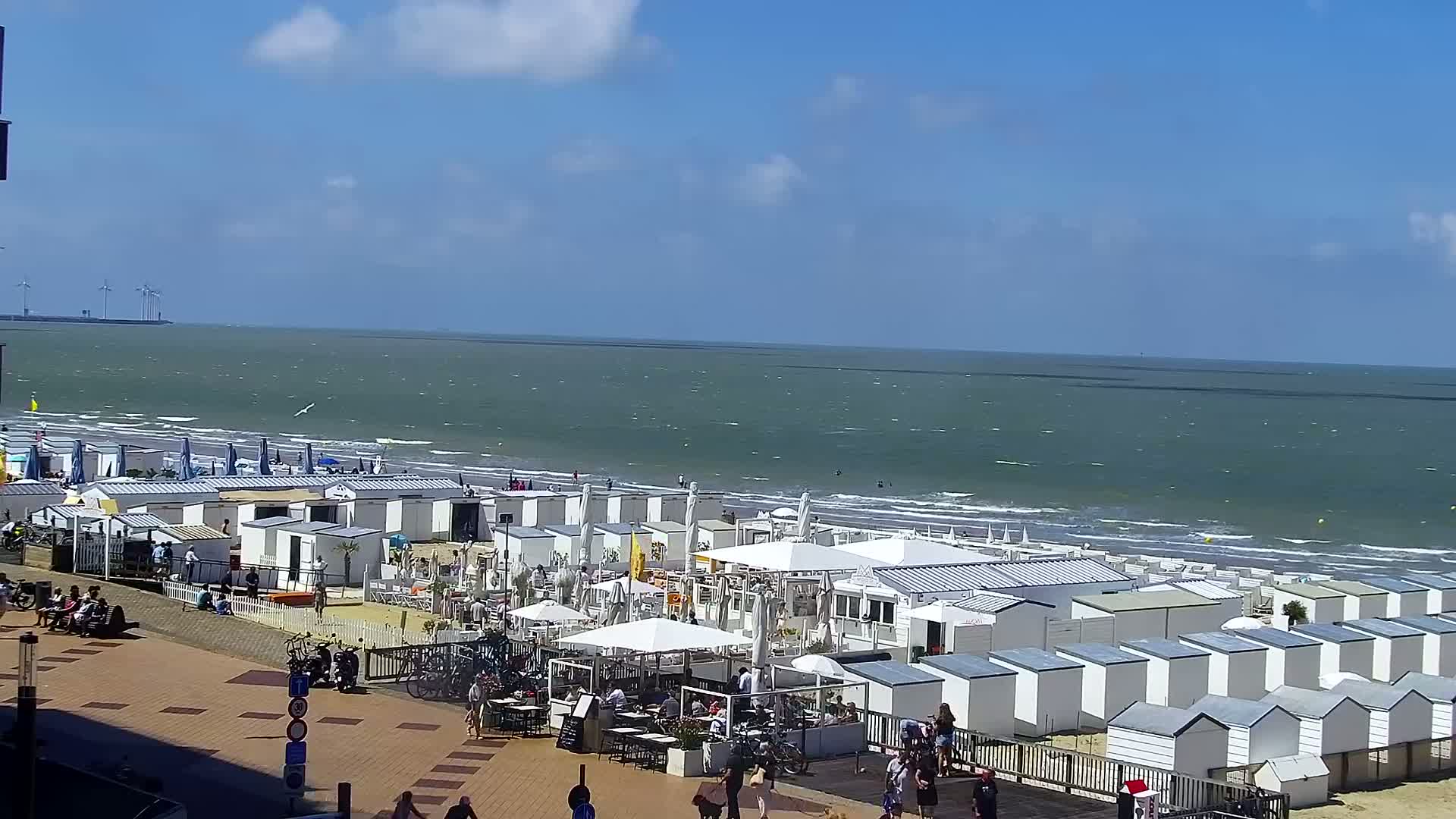 Knokke-Heist, Knokke Strand Beach Live Cam - Bruges, West Flanders (Flandre-Occidentale), Flemish (Flamande), Belgium