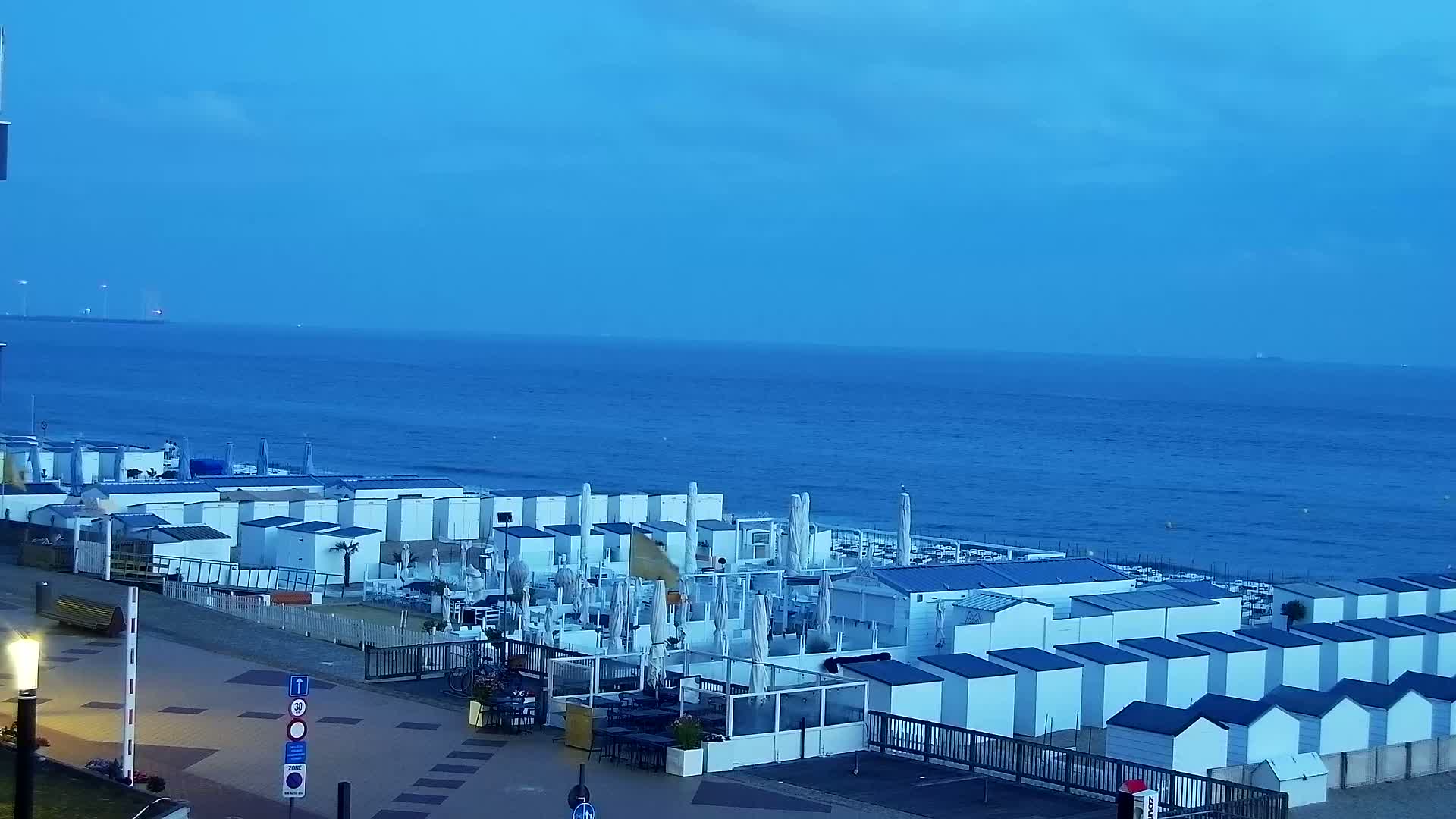 Knokke-Heist, Knokke Strand Beach Live Cam - Bruges, West Flanders (Flandre-Occidentale), Flemish (Flamande), Belgium