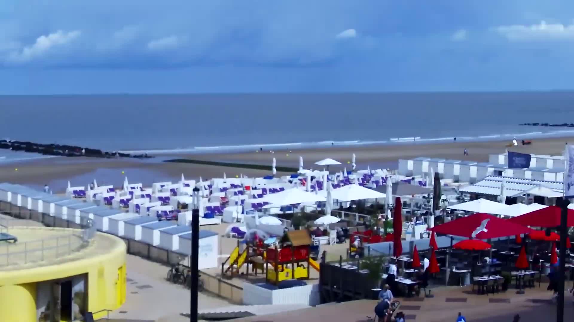 Knokke-Heist, Knokke Strand Beach Live Cam - Bruges, West Flanders (Flandre-Occidentale), Flemish (Flamande), Belgium