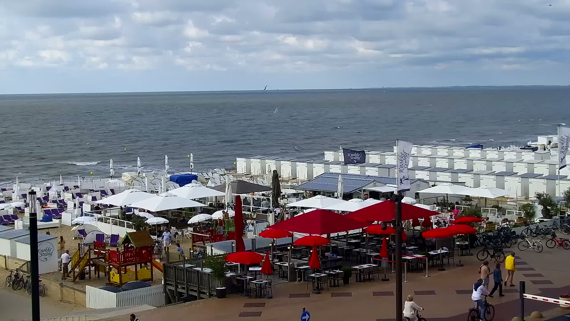 Knokke-Heist, Knokke Strand Beach Live Cam - Bruges, West Flanders (Flandre-Occidentale), Flemish (Flamande), Belgium