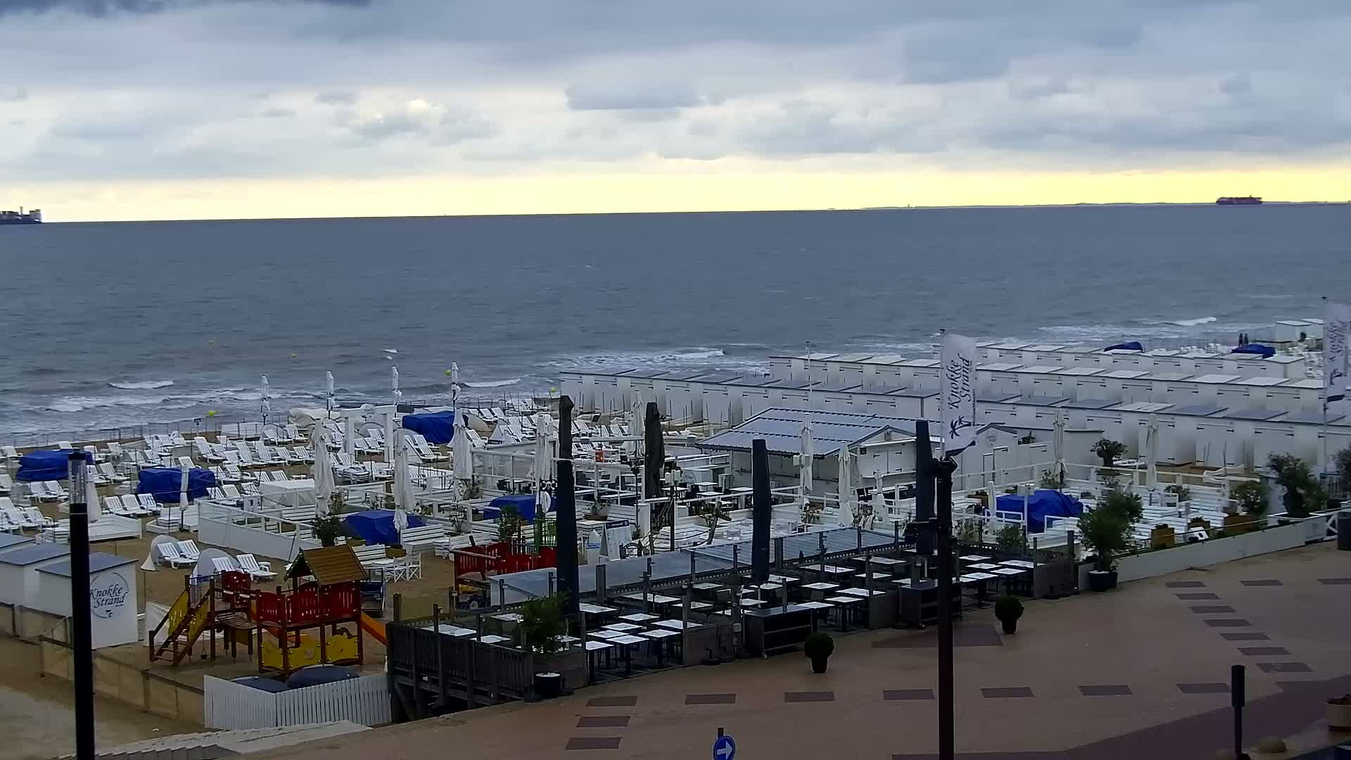 Knokke-Heist, Knokke Strand Beach Live Cam - Bruges, West Flanders (Flandre-Occidentale), Flemish (Flamande), Belgium
