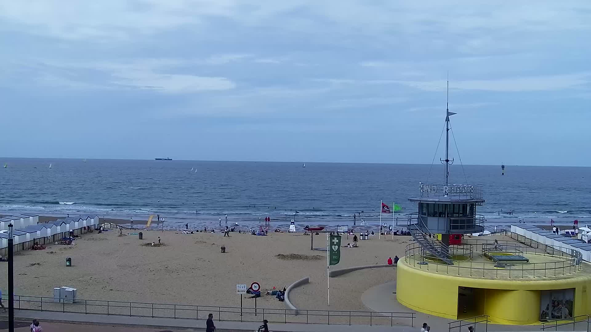 Knokke-Heist, Knokke Strand Beach Live Cam - Bruges, West Flanders (Flandre-Occidentale), Flemish (Flamande), Belgium