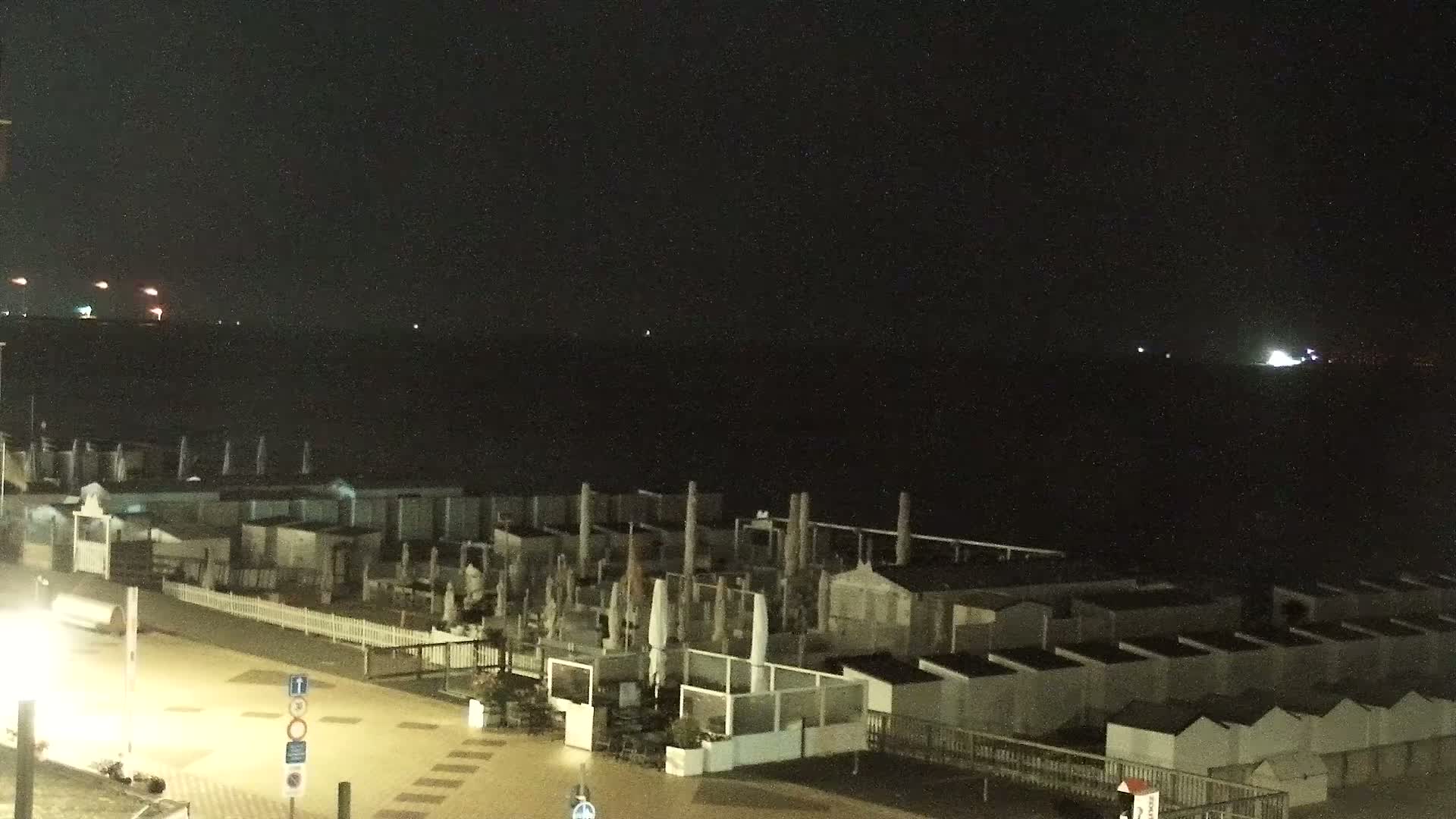 Knokke-Heist, Knokke Strand Beach Live Cam - Bruges, West Flanders (Flandre-Occidentale), Flemish (Flamande), Belgium