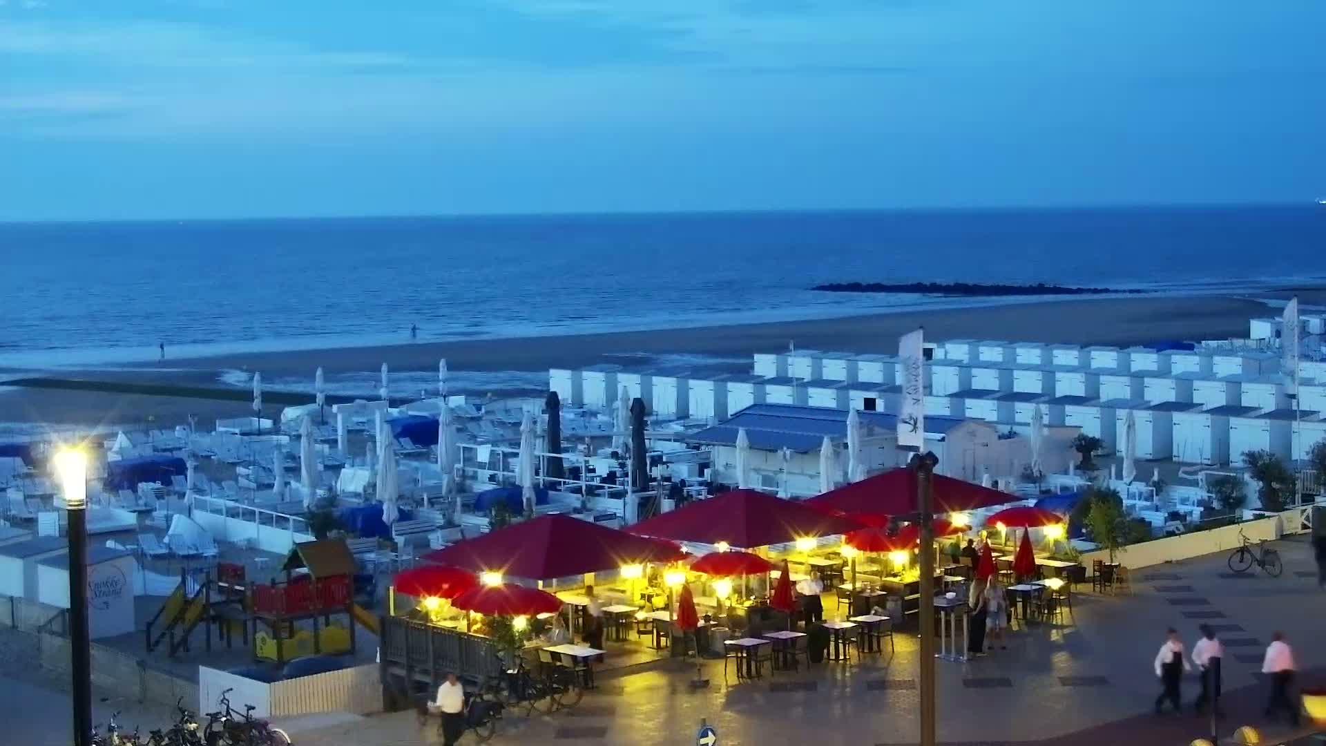 Knokke-Heist, Knokke Strand Beach Live Cam - Bruges, West Flanders (Flandre-Occidentale), Flemish (Flamande), Belgium