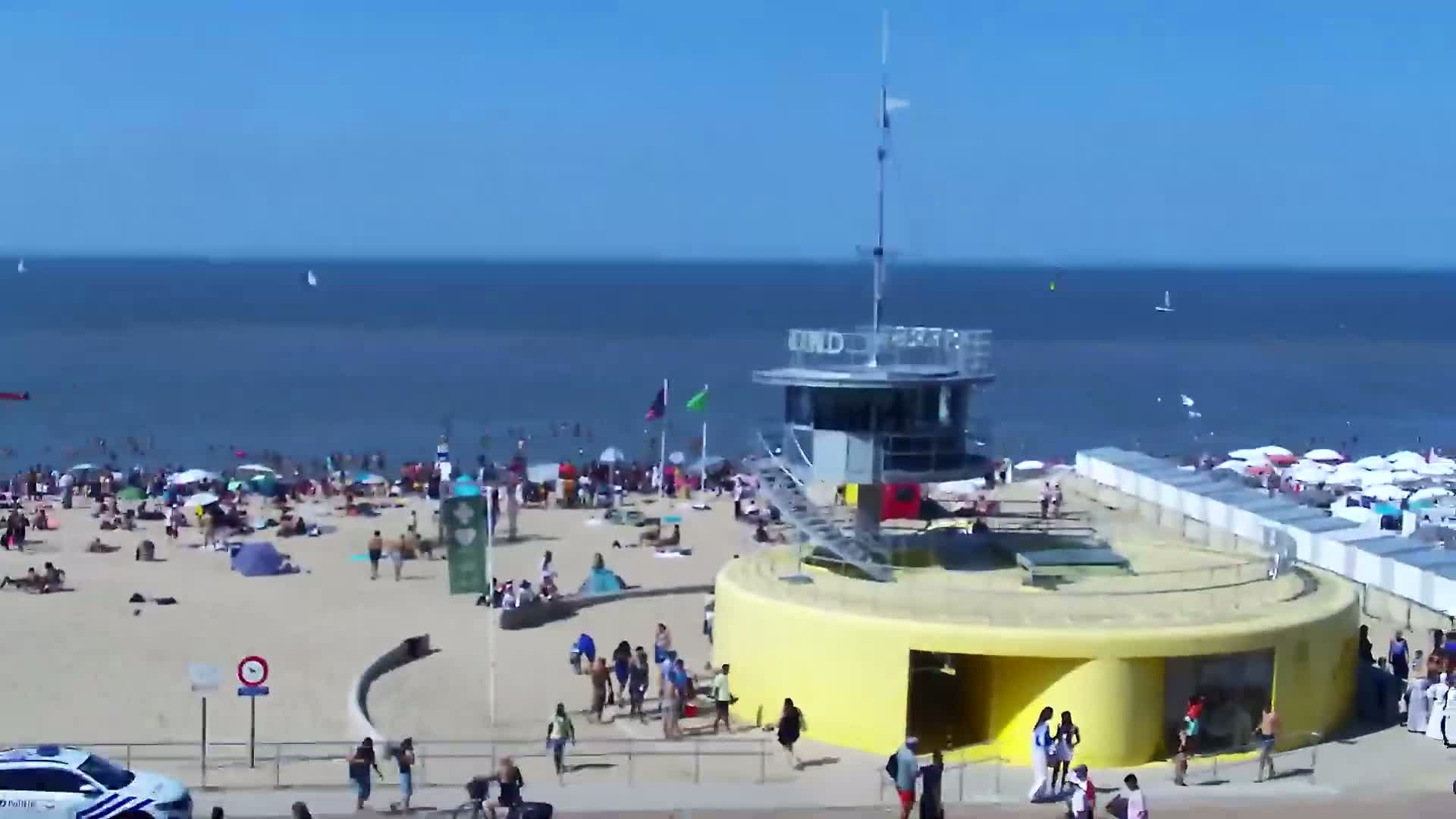 Knokke-Heist, Knokke Strand Beach Live Cam - Bruges, West Flanders (Flandre-Occidentale), Flemish (Flamande), Belgium