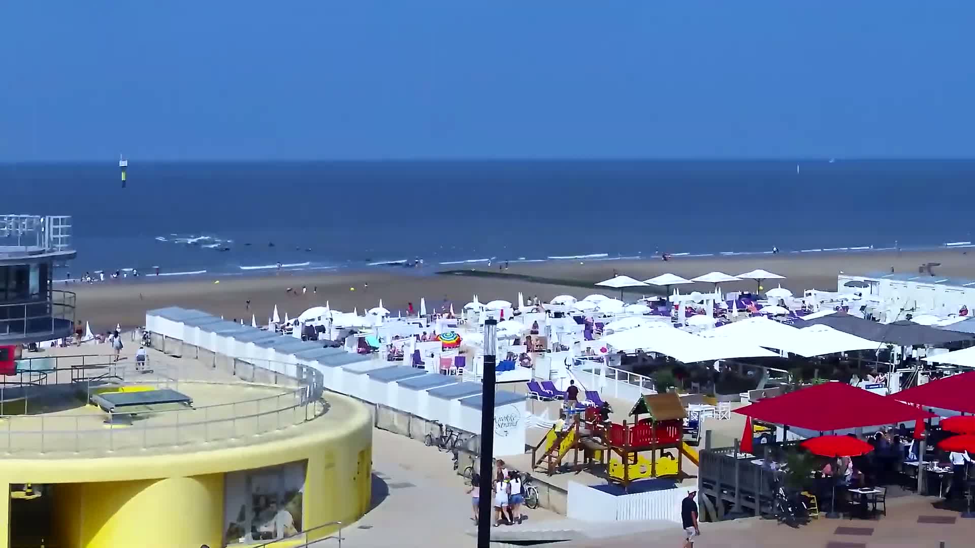 Knokke-Heist, Knokke Strand Beach Live Cam - Bruges, West Flanders (Flandre-Occidentale), Flemish (Flamande), Belgium