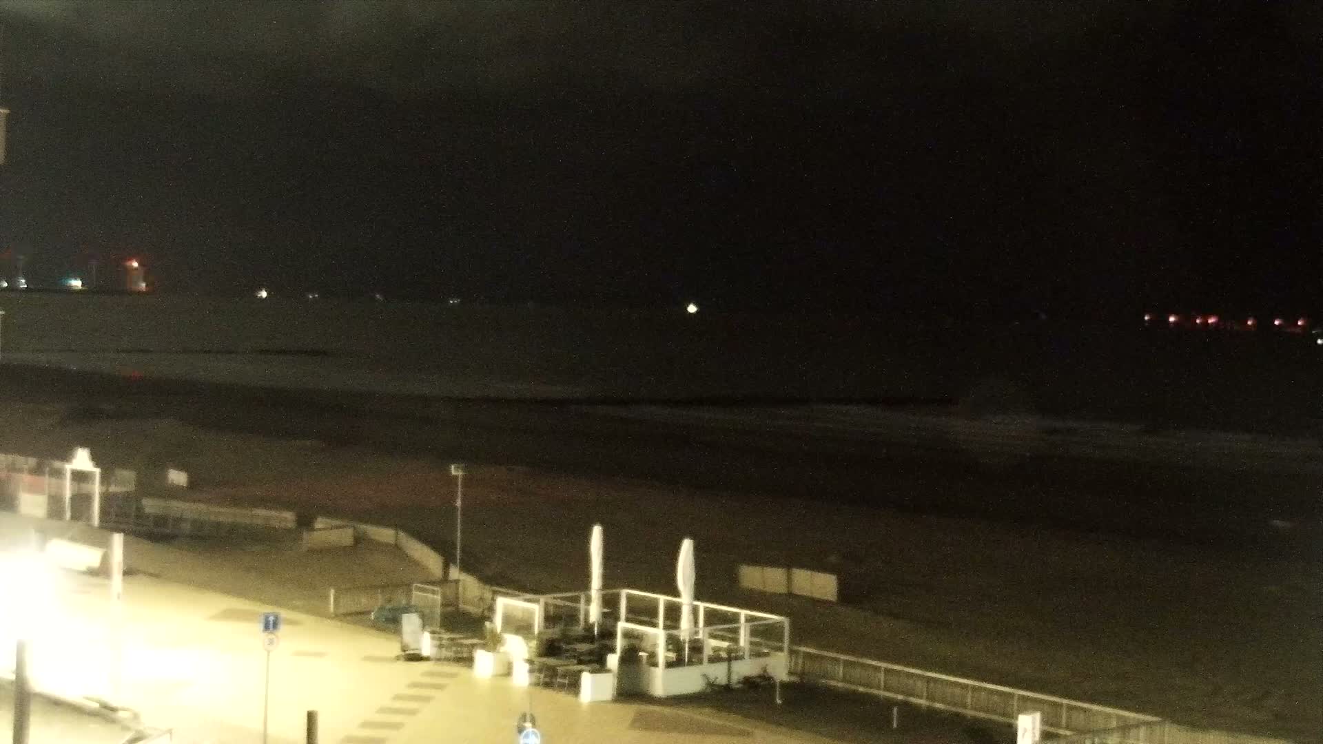 Knokke-Heist, Knokke Strand Beach Live Cam - Bruges, West Flanders (Flandre-Occidentale), Flemish (Flamande), Belgium
