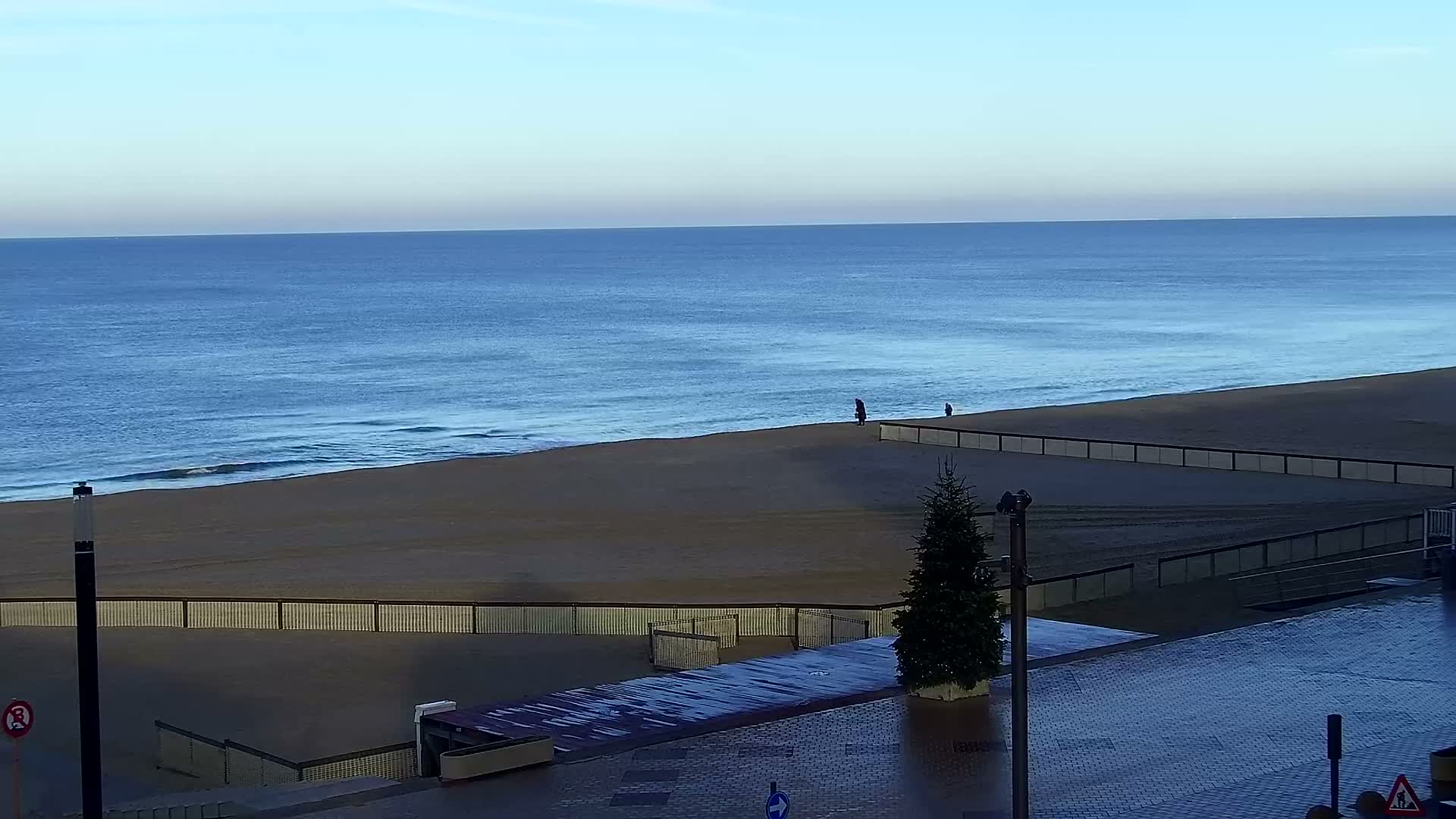 Knokke-Heist, Knokke Strand Beach Live Cam - Bruges, West Flanders (Flandre-Occidentale), Flemish (Flamande), Belgium