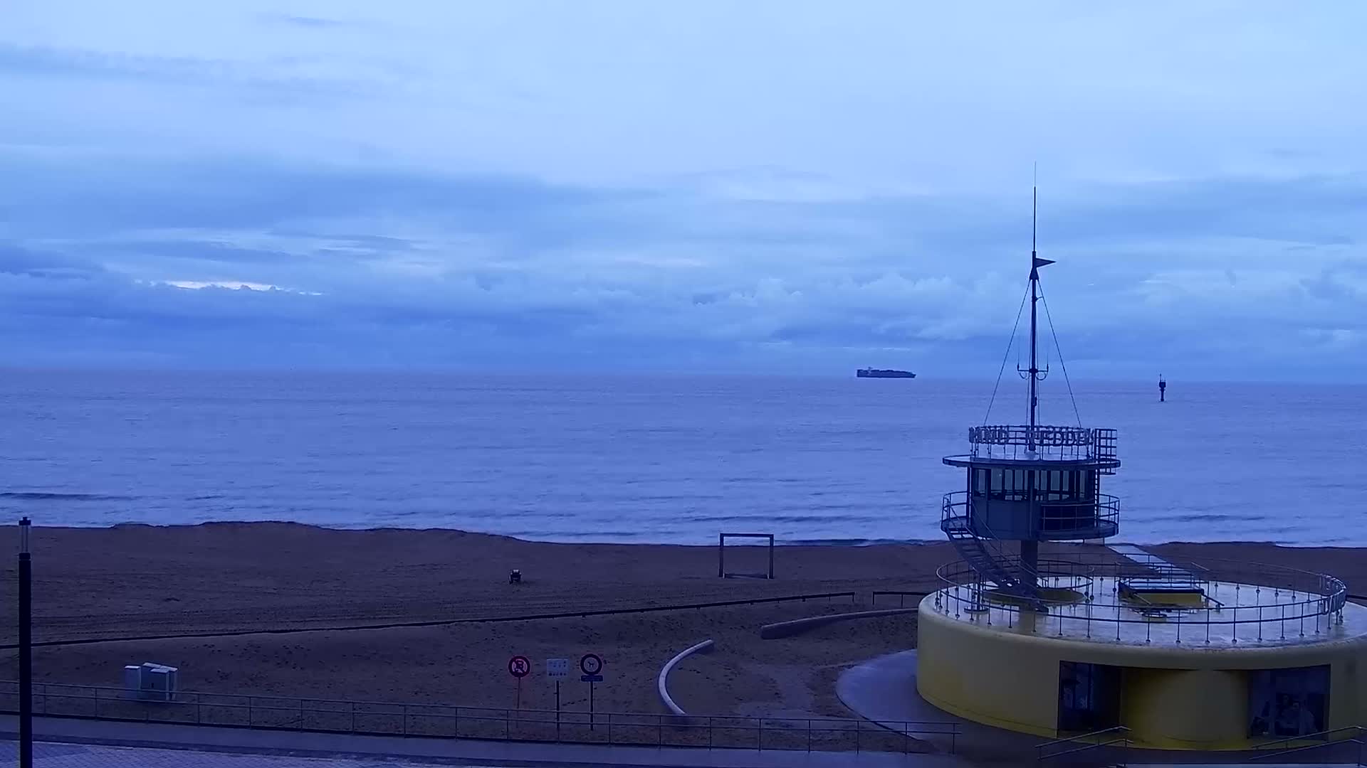 Knokke-Heist, Knokke Strand Beach Live Cam - Bruges, West Flanders (Flandre-Occidentale), Flemish (Flamande), Belgium