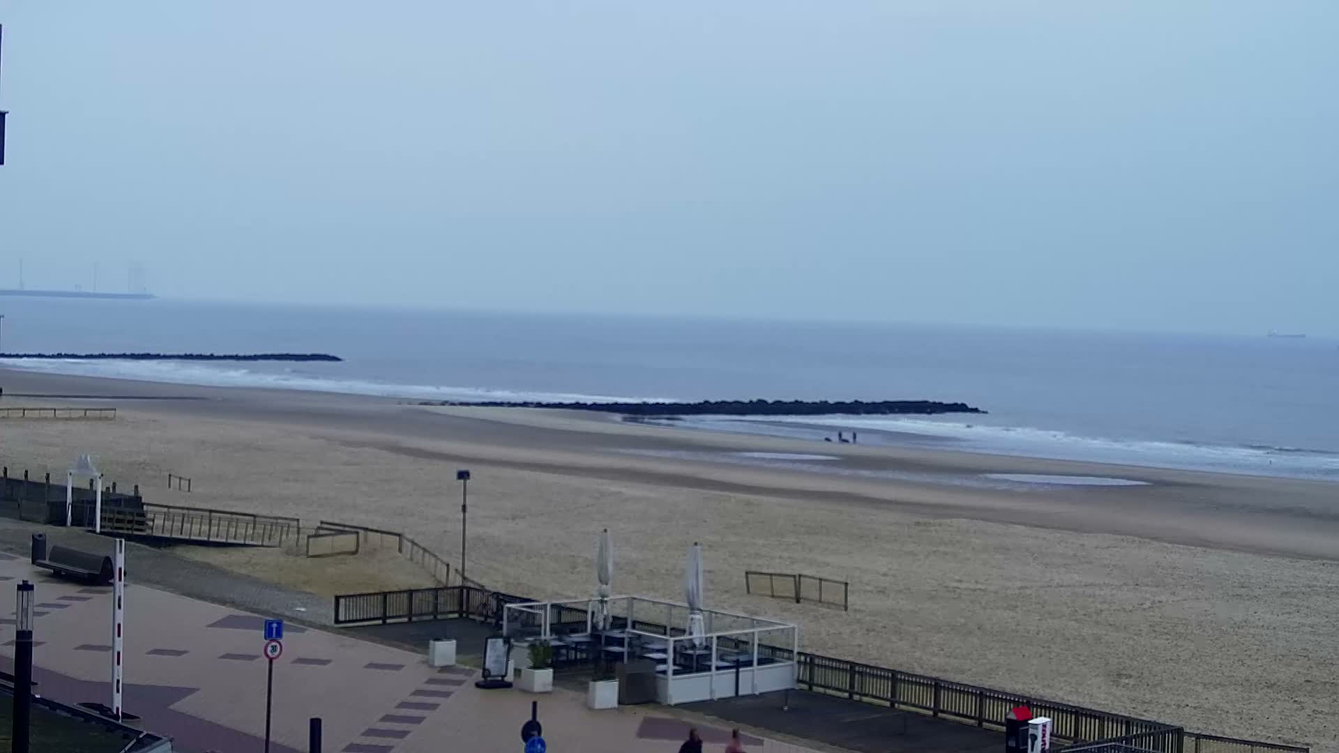 Knokke-Heist, Knokke Strand Beach Live Cam - Bruges, West Flanders (Flandre-Occidentale), Flemish (Flamande), Belgium