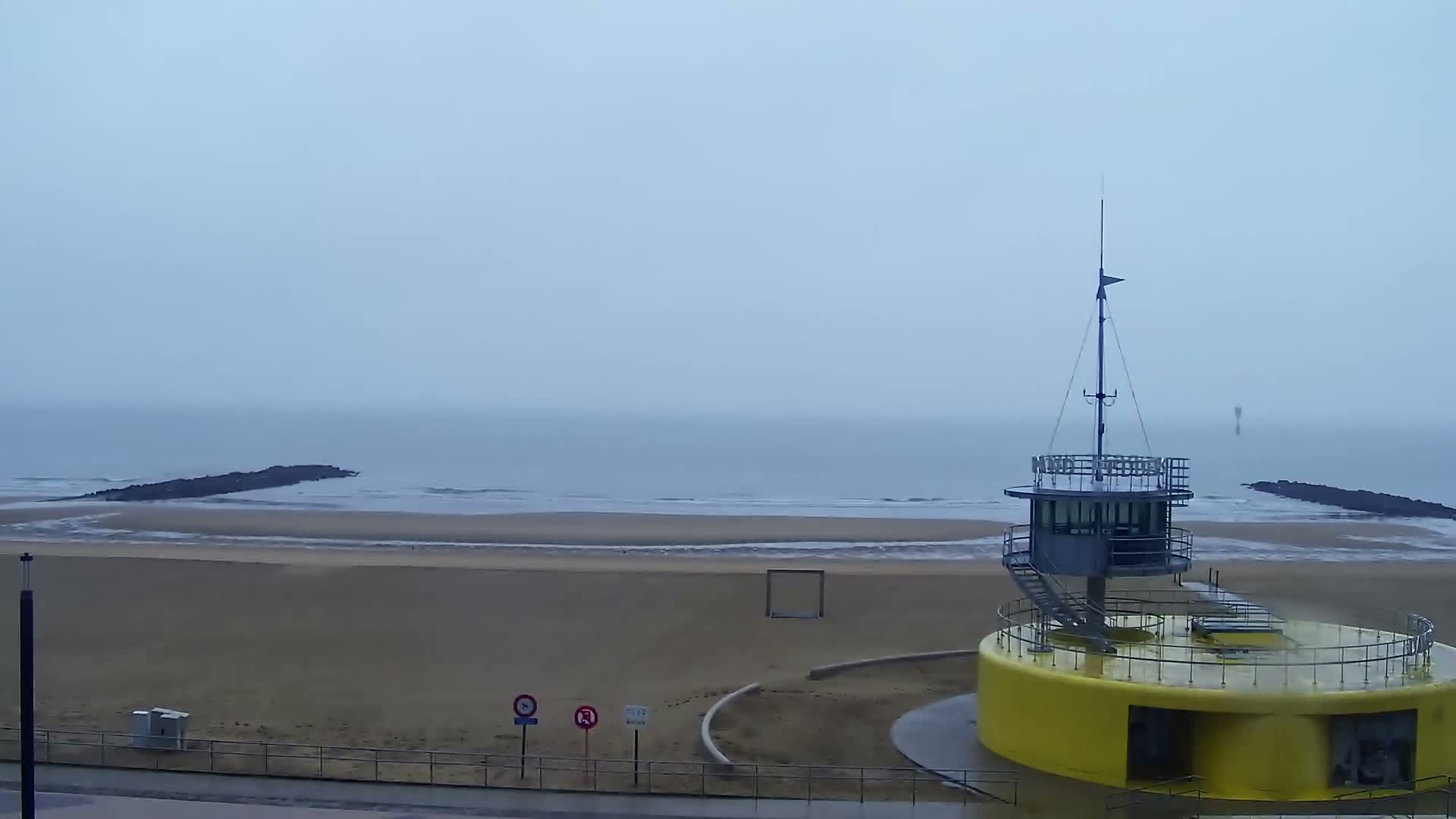 Knokke-Heist, Knokke Strand Beach Live Cam - Bruges, West Flanders (Flandre-Occidentale), Flemish (Flamande), Belgium