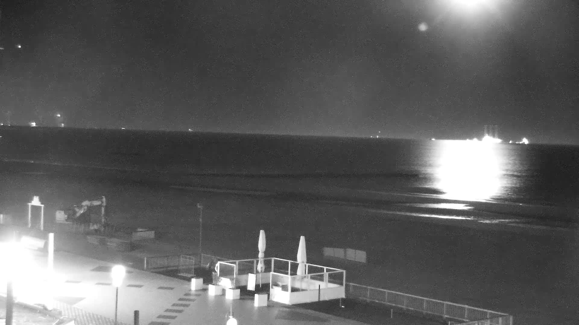 Knokke-Heist, Knokke Strand Beach Live Cam - Bruges, West Flanders (Flandre-Occidentale), Flemish (Flamande), Belgium