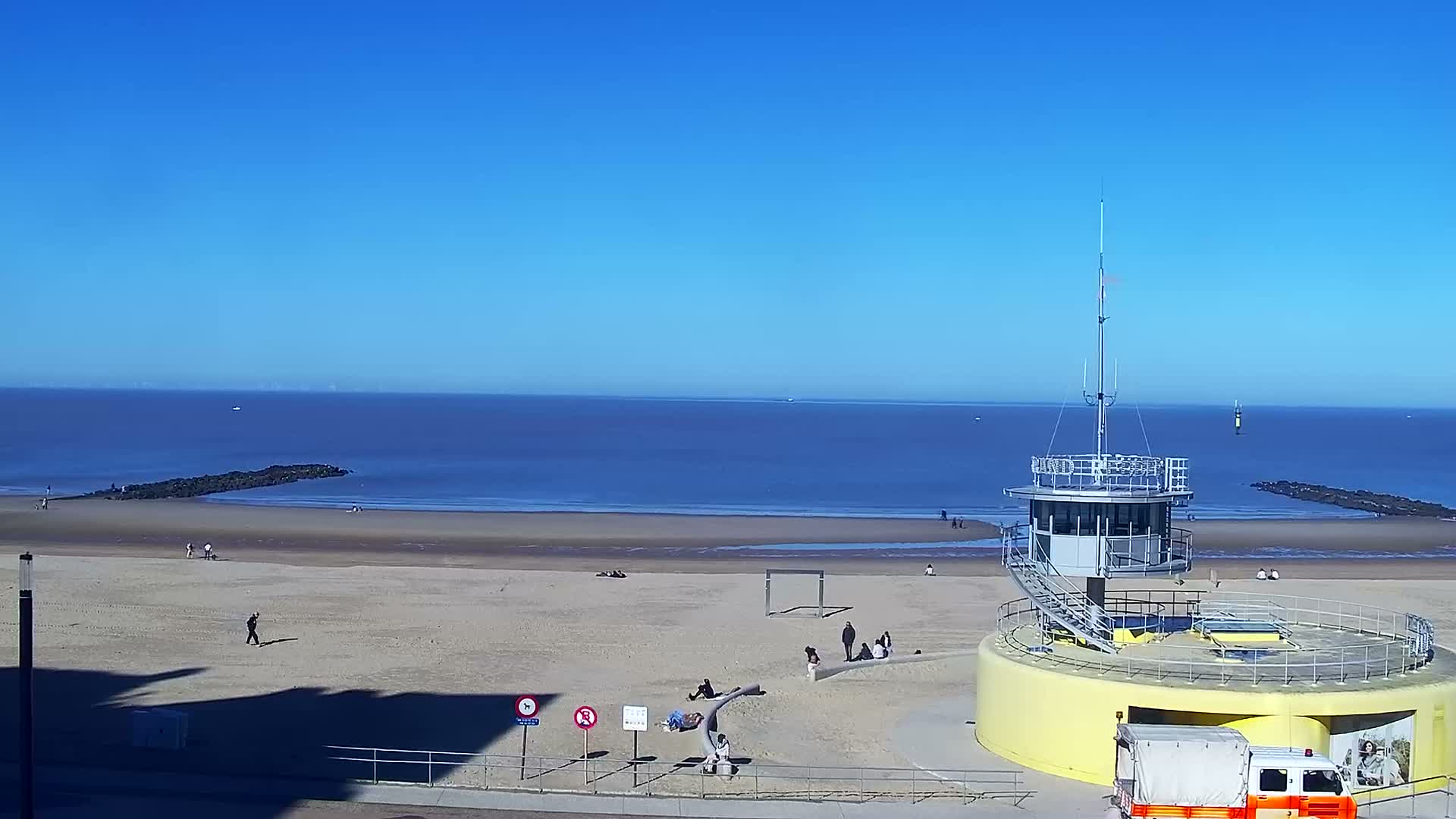 Knokke-Heist, Knokke Strand Beach Live Cam - Bruges, West Flanders (Flandre-Occidentale), Flemish (Flamande), Belgium