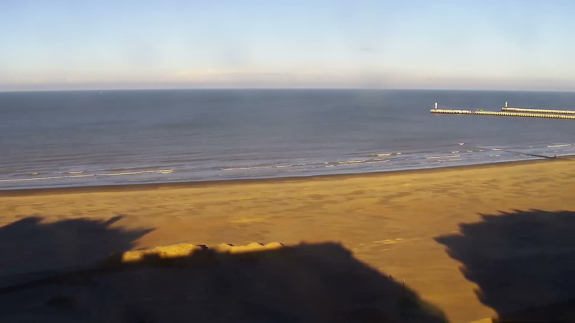 Nieuwpoort Comune & Plage Skyline Live Cam - Veurne (Furnes), West Flanders (Flandre-Occidentale), Flemish (Flamande), Belgium