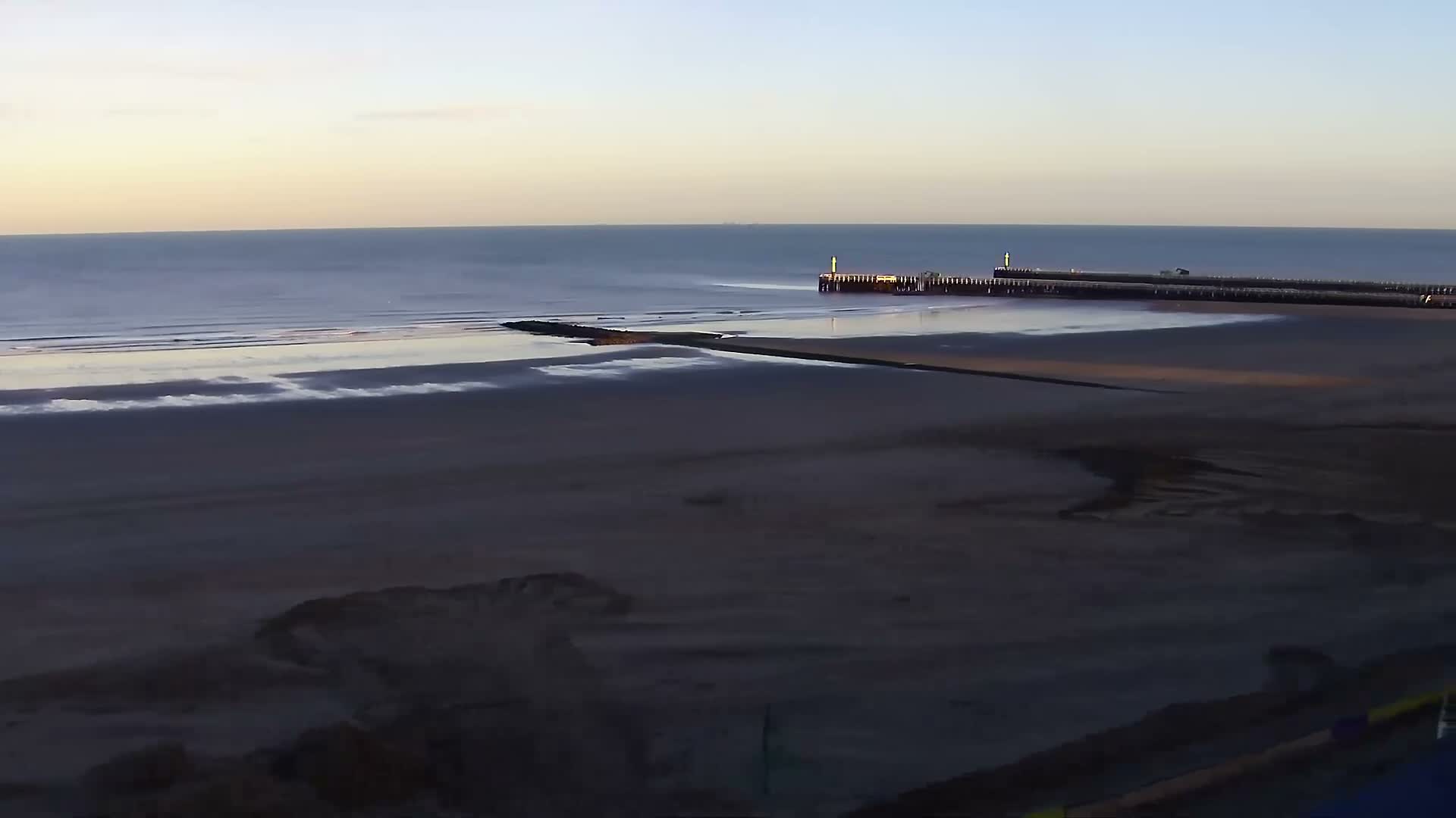 Nieuwpoort Comune & Plage Skyline Live Cam - Veurne (Furnes), West Flanders (Flandre-Occidentale), Flemish (Flamande), Belgium