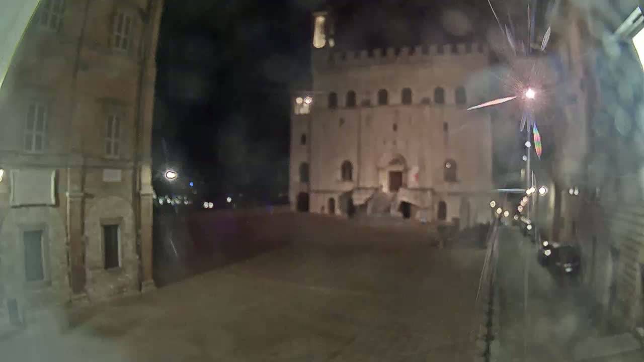 Gubbio Piazza Grande Square Live Cam - Perugia, Urmia, Italy