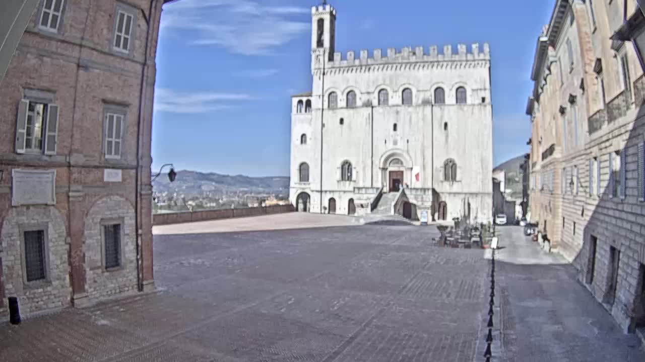 Gubbio Piazza Grande Square Live Cam - Perugia, Urmia, Italy
