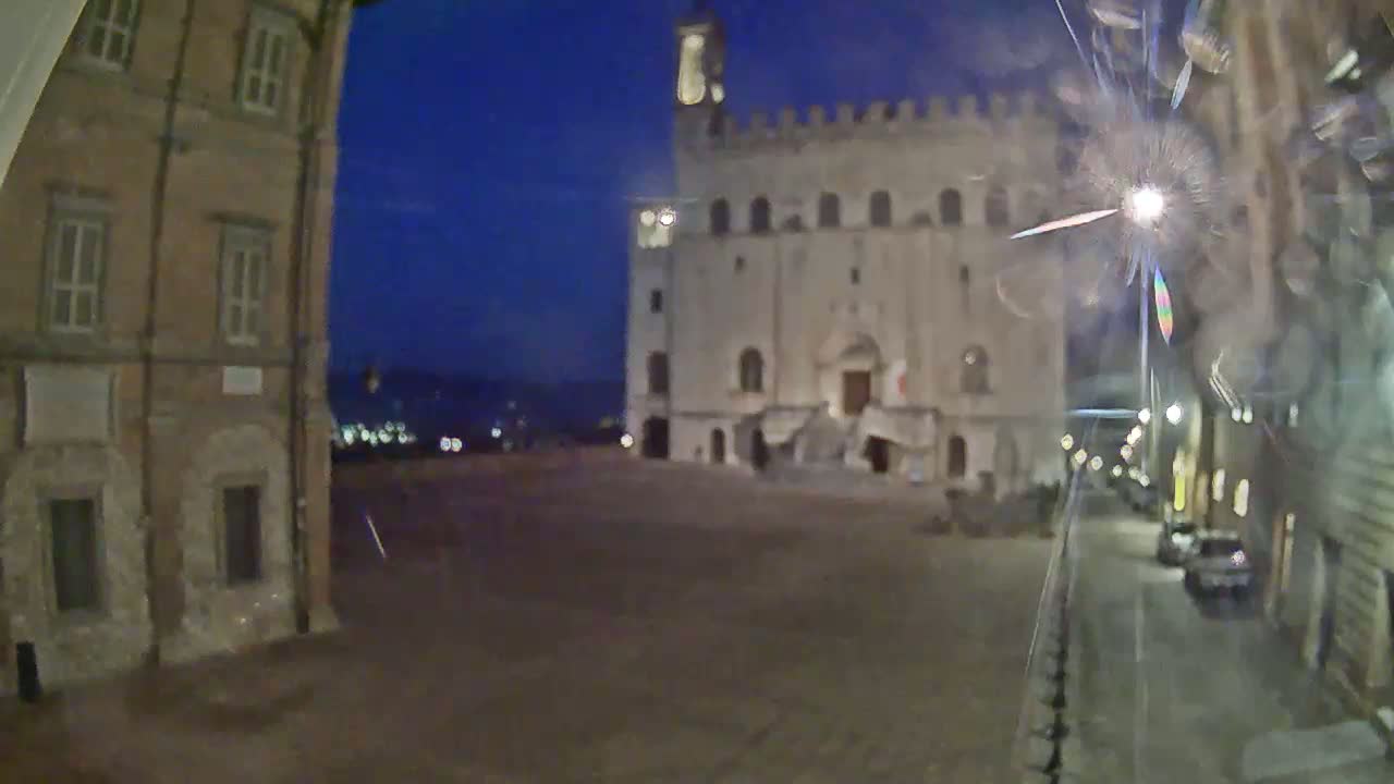 Gubbio Piazza Grande Square Live Cam - Perugia, Urmia, Italy