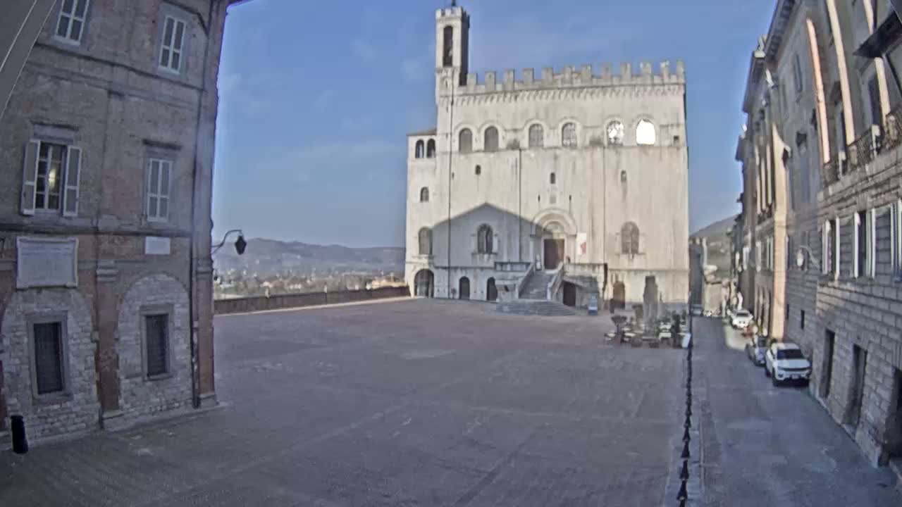 Gubbio Piazza Grande Square Live Cam - Perugia, Urmia, Italy