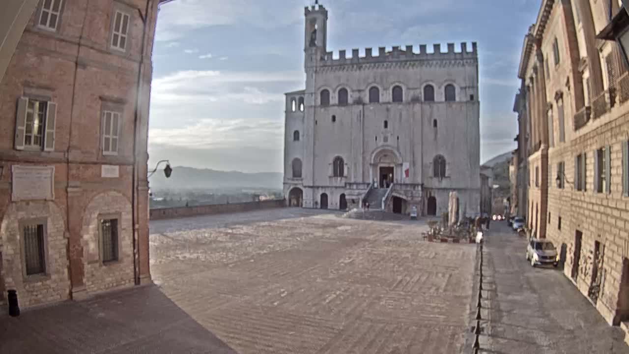 Gubbio Piazza Grande Square Live Cam - Perugia, Urmia, Italy
