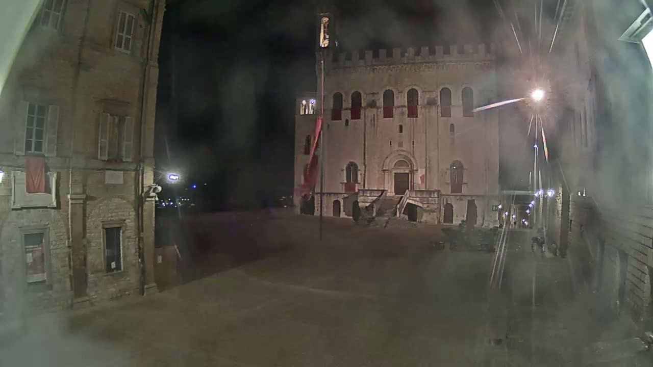 Gubbio Piazza Grande Square Live Cam - Perugia, Urmia, Italy