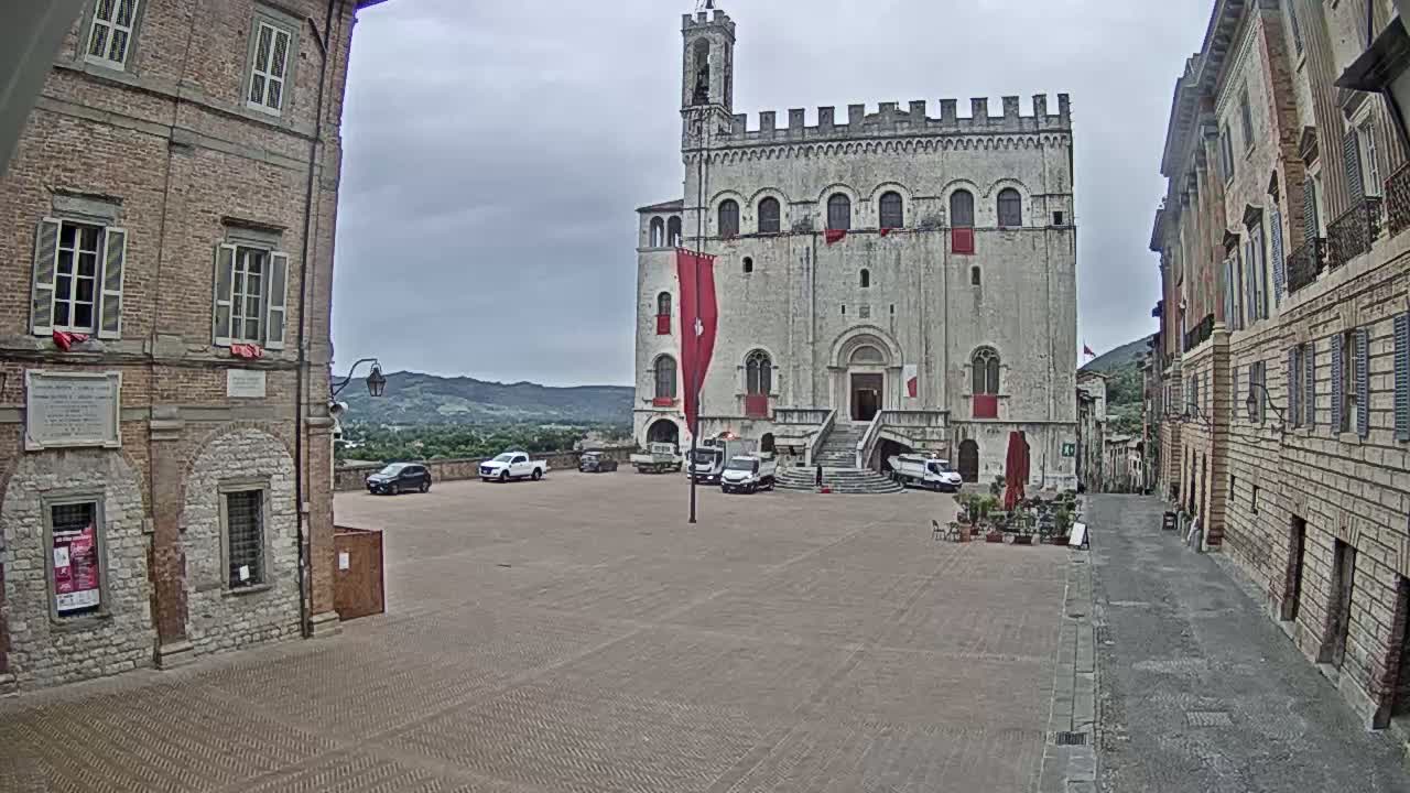 Gubbio Piazza Grande Square Live Cam - Perugia, Urmia, Italy