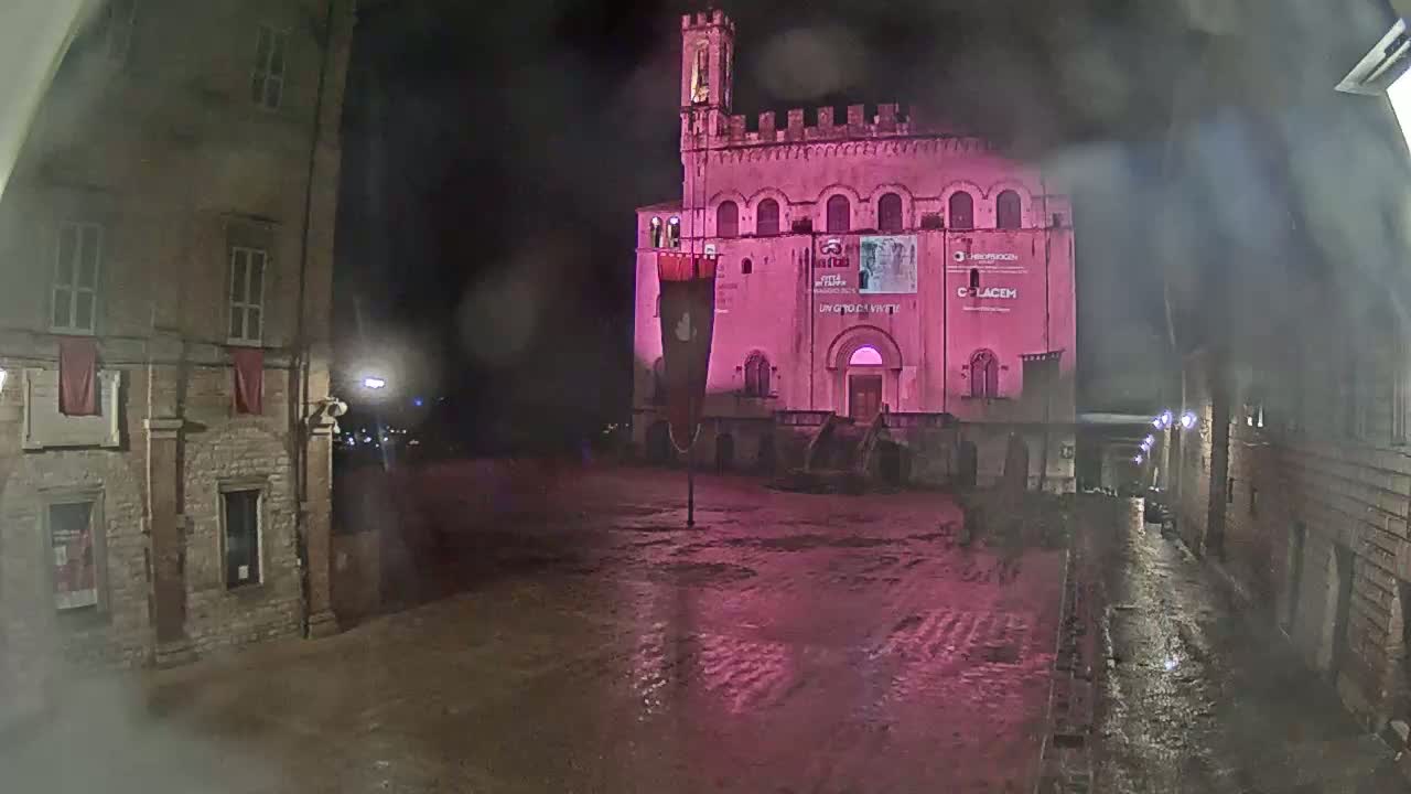 Gubbio Piazza Grande Square Live Cam - Perugia, Urmia, Italy