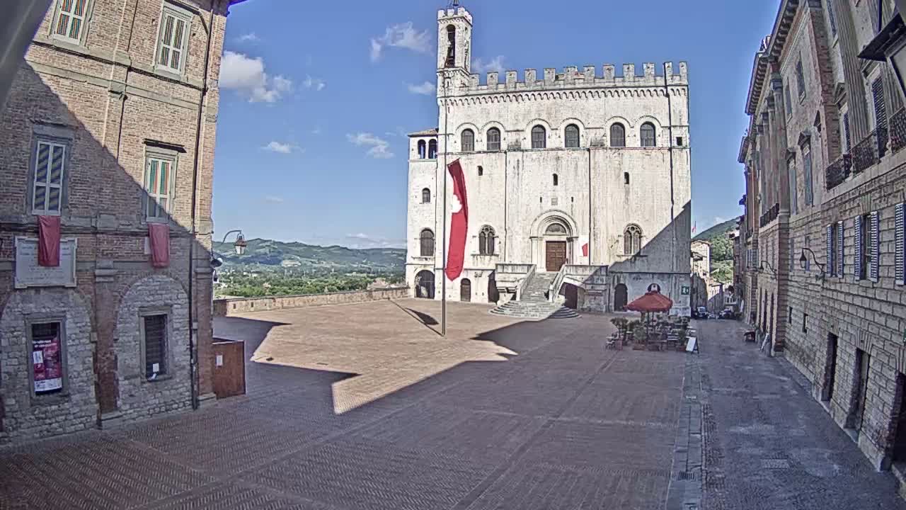 Gubbio Piazza Grande Square Live Cam - Perugia, Urmia, Italy