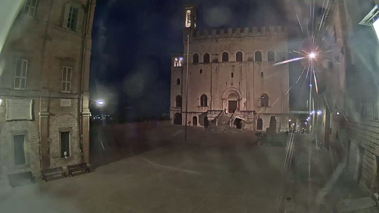 Gubbio Piazza Grande Square Live Cam - Perugia, Urmia, Italy