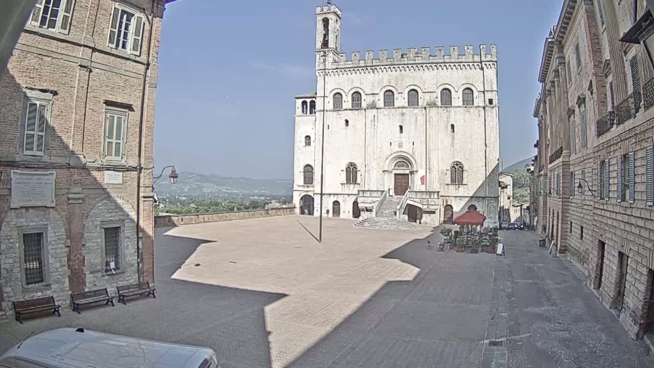 Gubbio Piazza Grande Square Live Cam - Perugia, Urmia, Italy