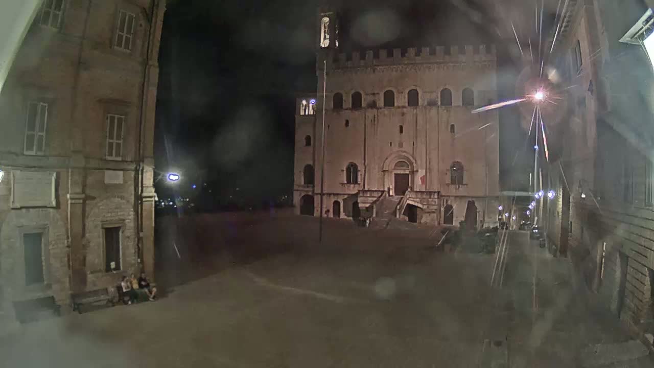Gubbio Piazza Grande Square Live Cam - Perugia, Urmia, Italy