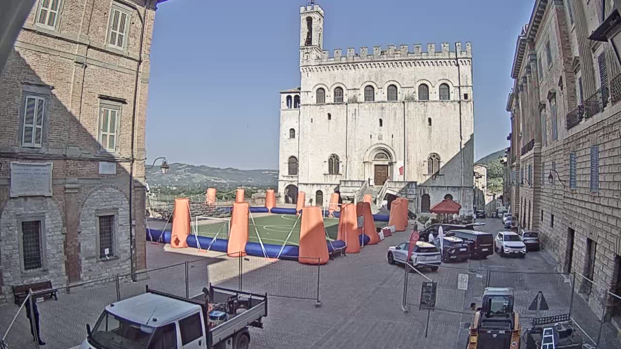 Gubbio Piazza Grande Square Live Cam - Perugia, Urmia, Italy